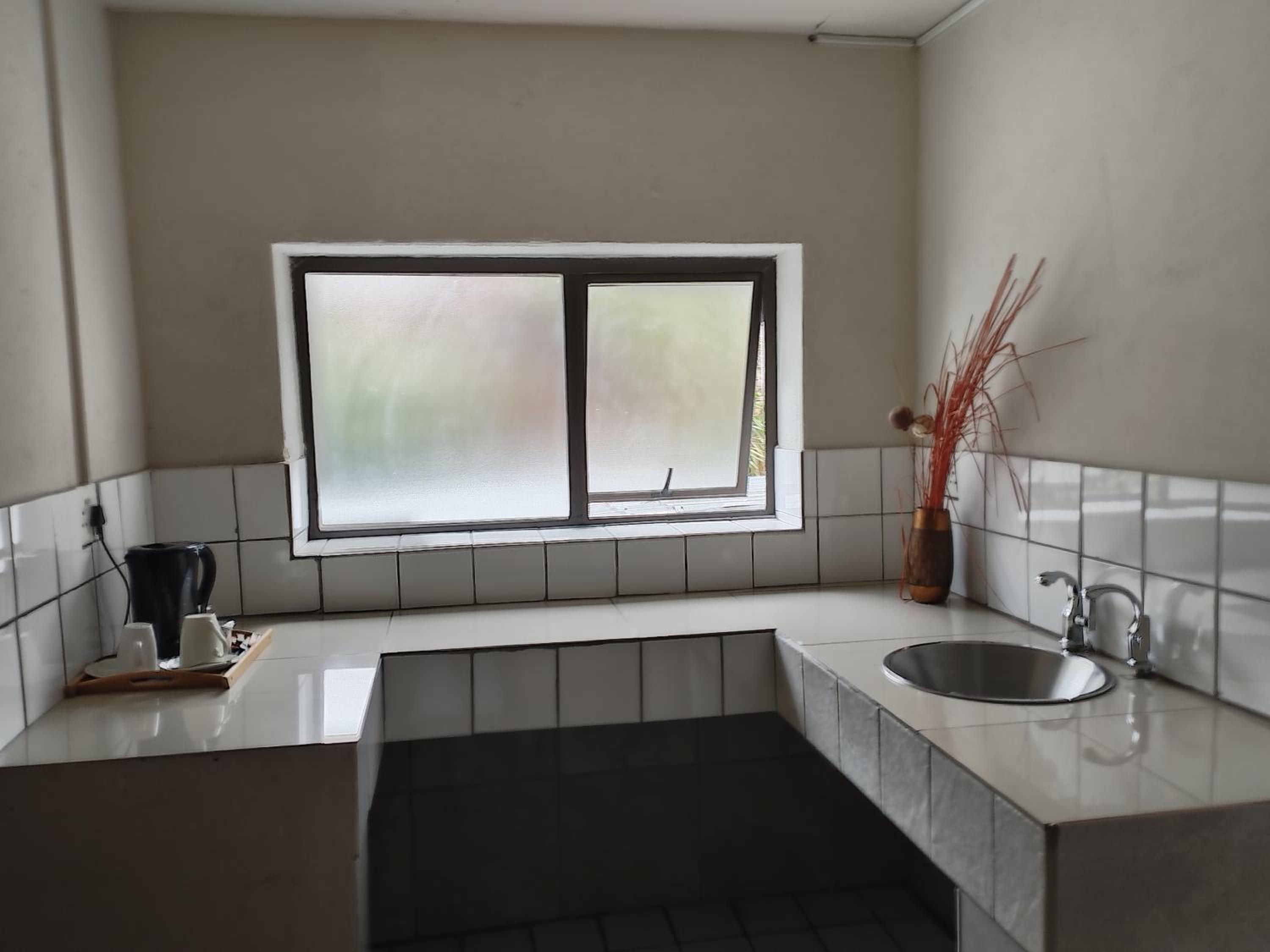 Queen Suite - Photo 4