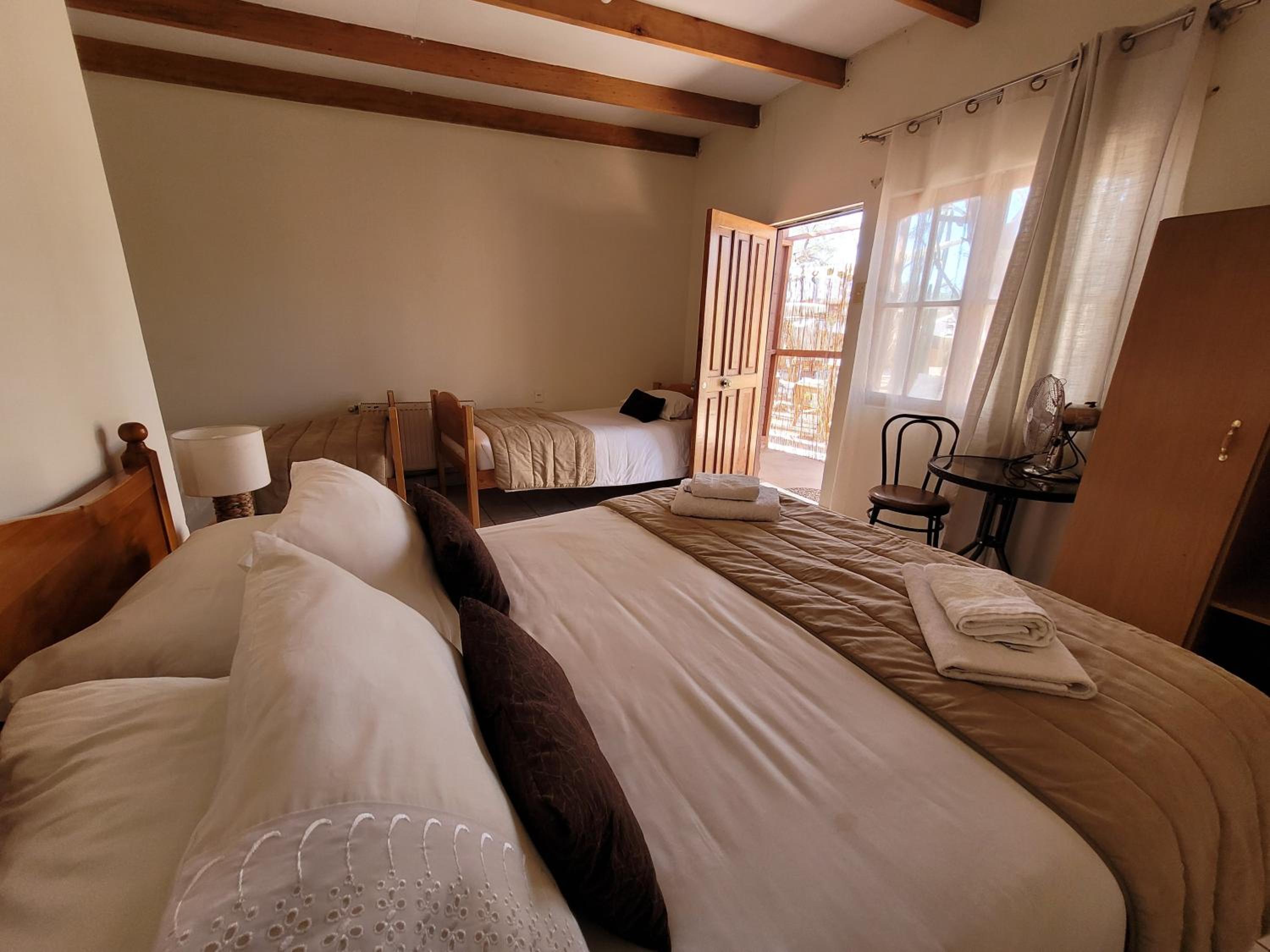 Quadruple Room with Private Bathroom photo 2