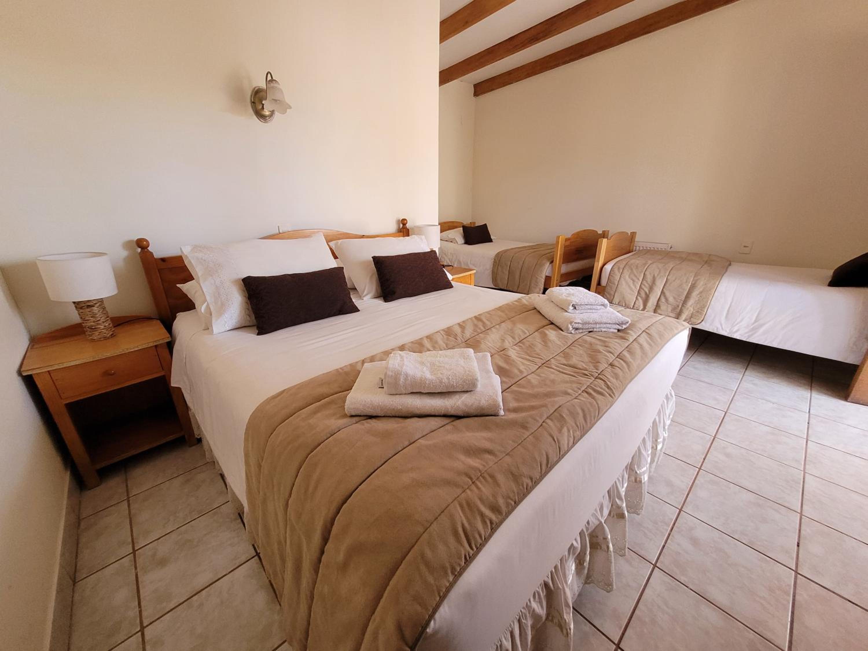 Quadruple Room with Private Bathroom photo 1