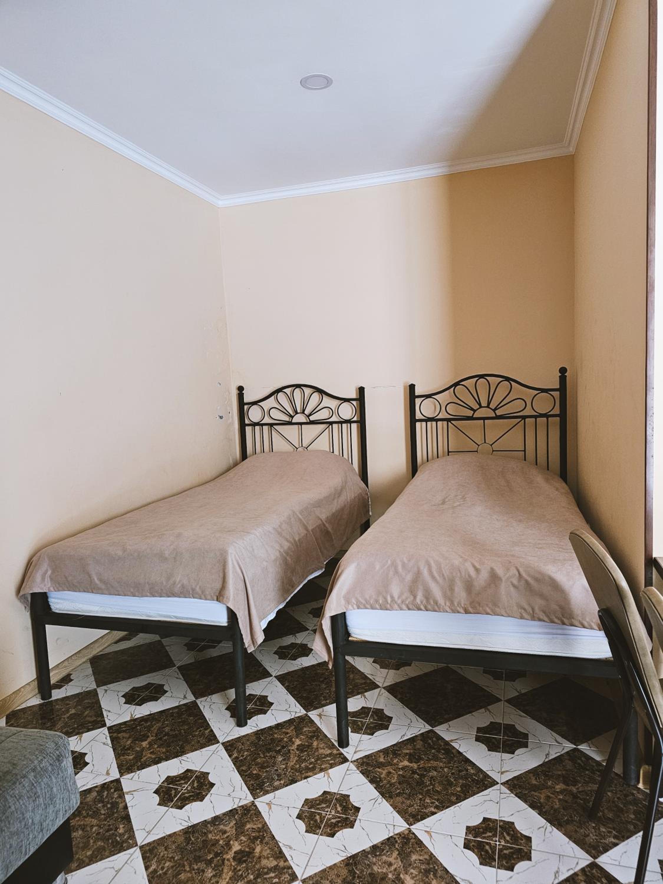 Quadruple Room with Private Bathroom photo 1