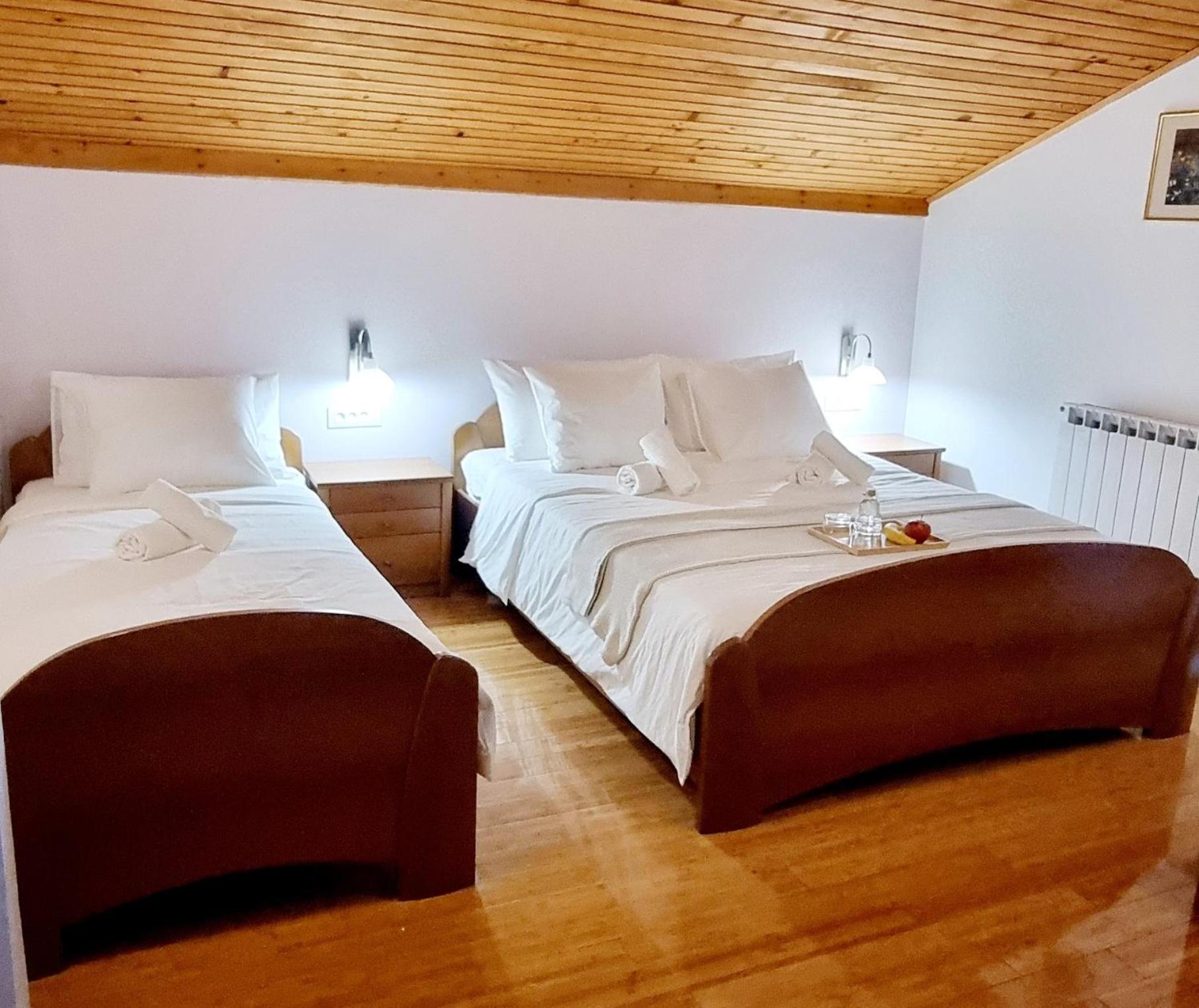Triple Room with Private Bathroom photo 1