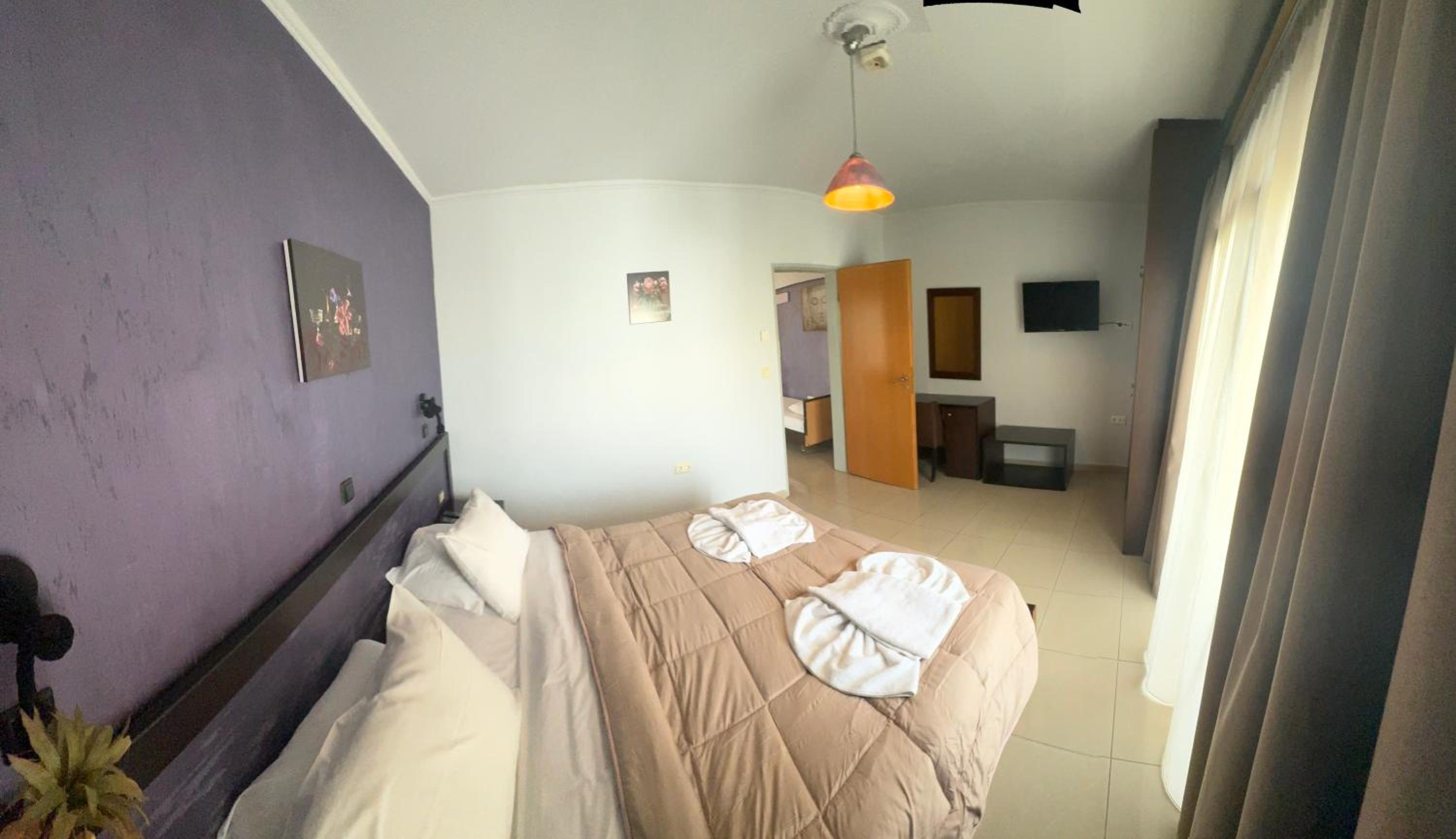 One-Bedroom Apartment (3 Adults) photo 2