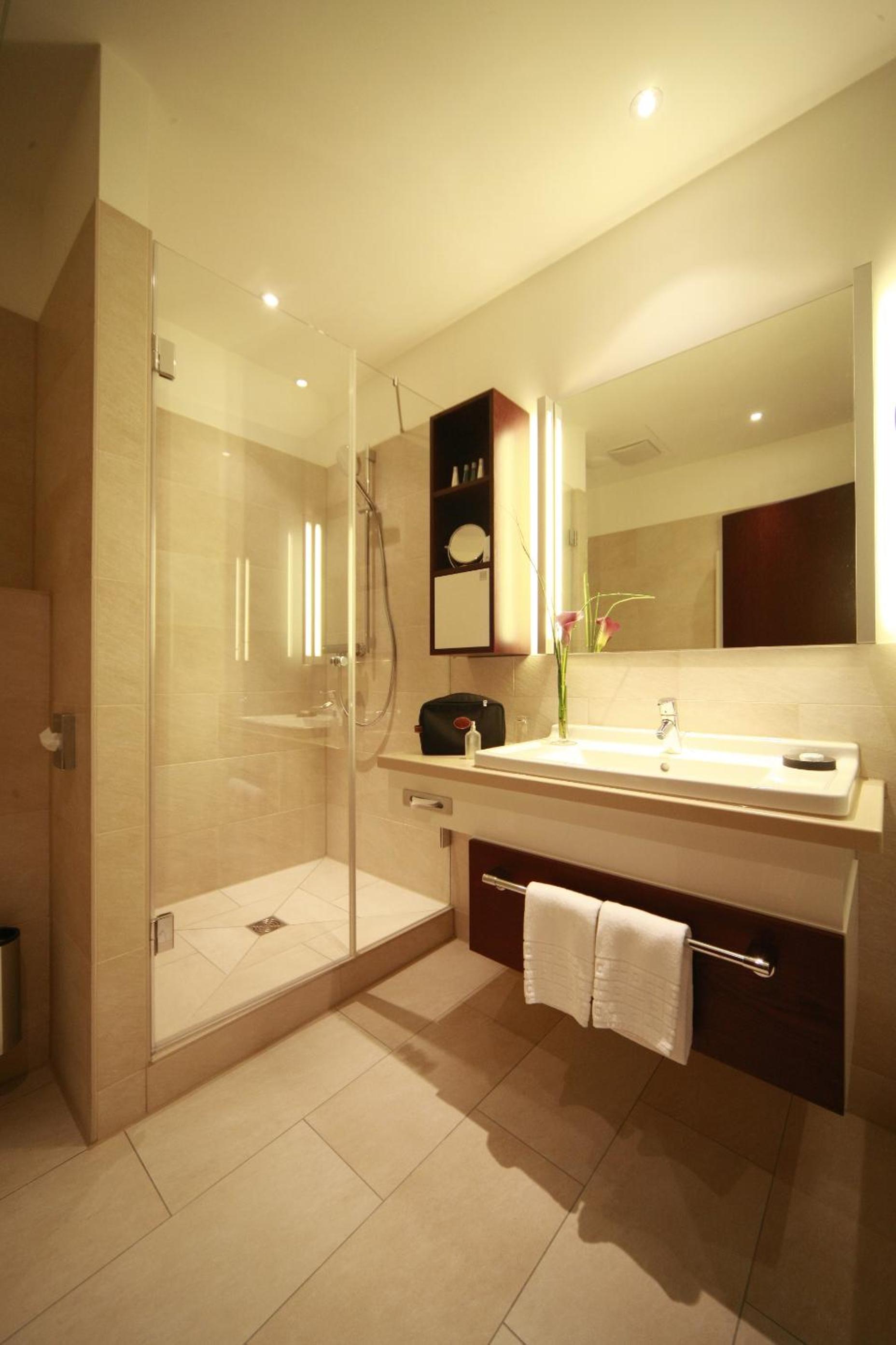 Large Double Room photo 3