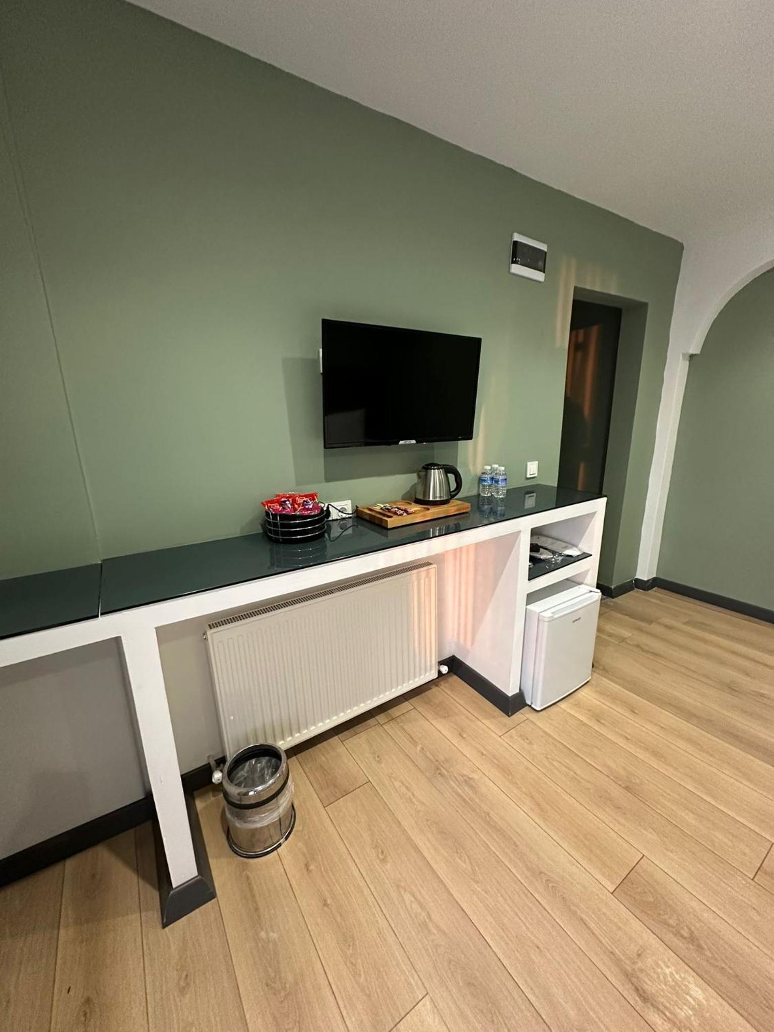 Deluxe Family Room - Photo 3