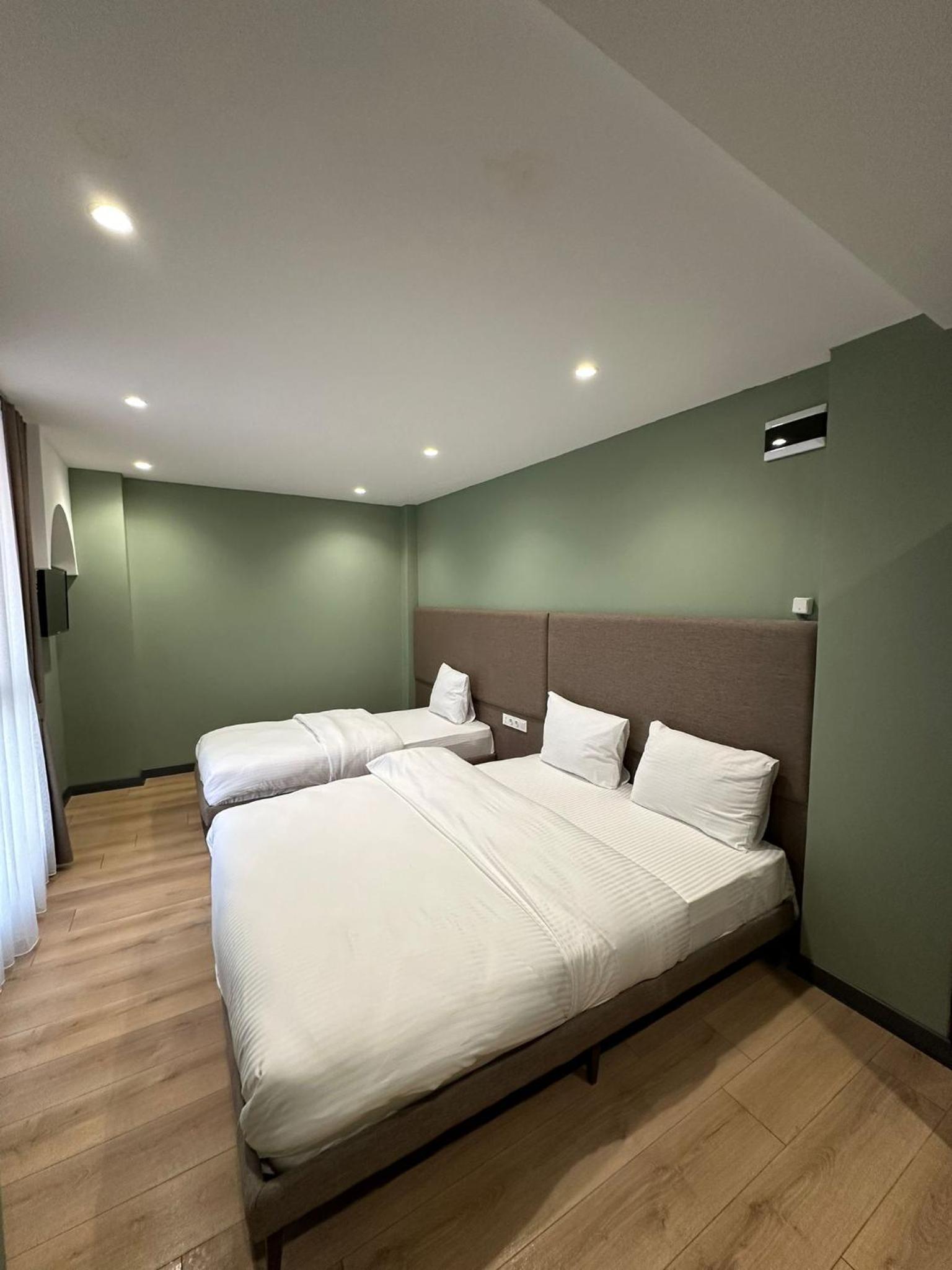 Deluxe Family Room - Photo 1