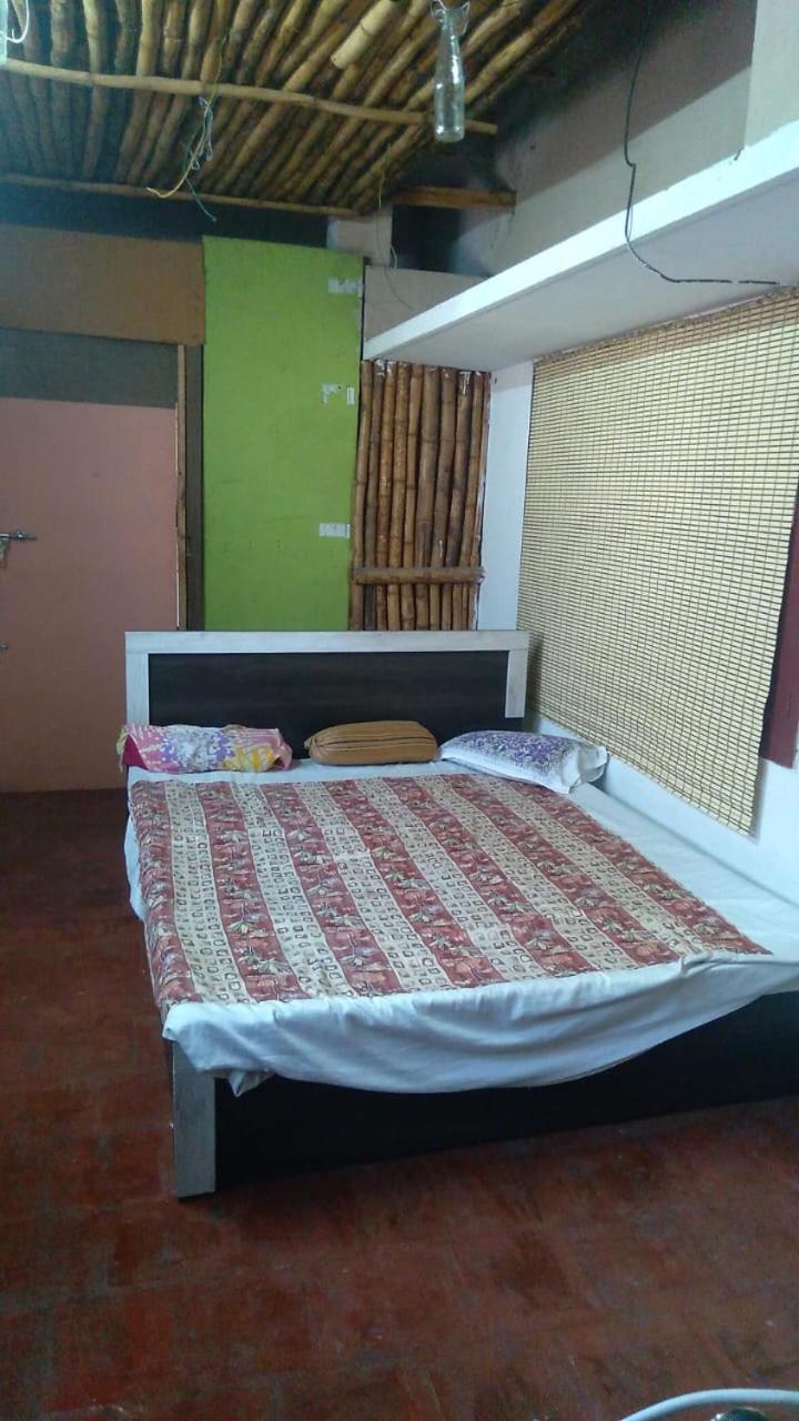Deluxe Double Room (1 Adult + 2 Children)
