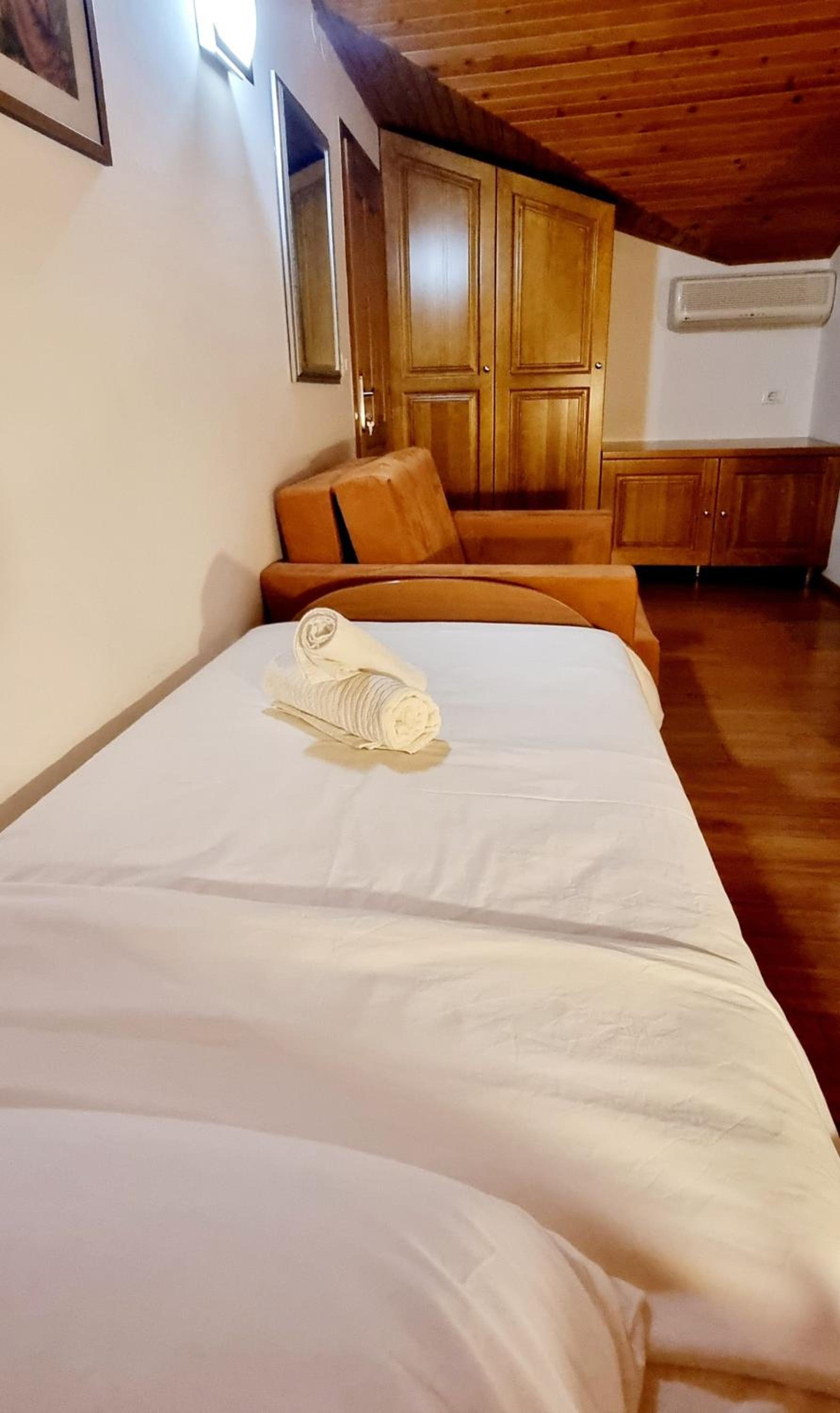 Triple Room with Private Bathroom photo 1