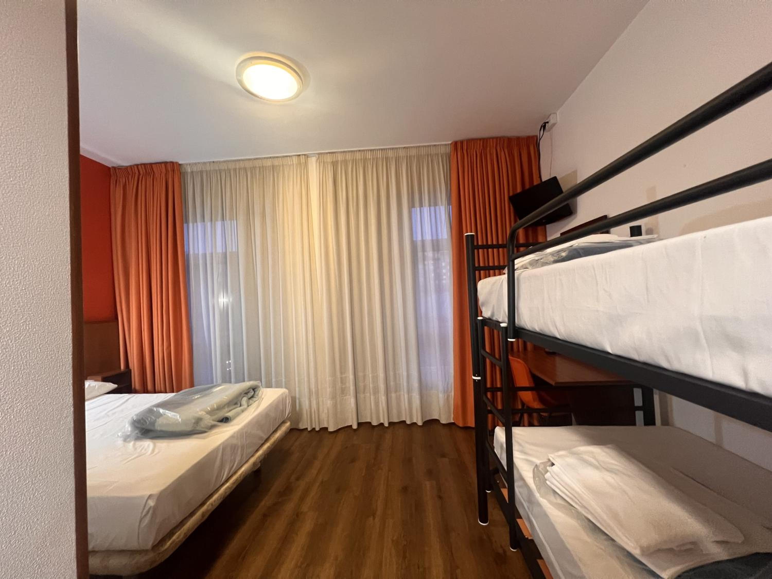 Habitación familiar con baño privado