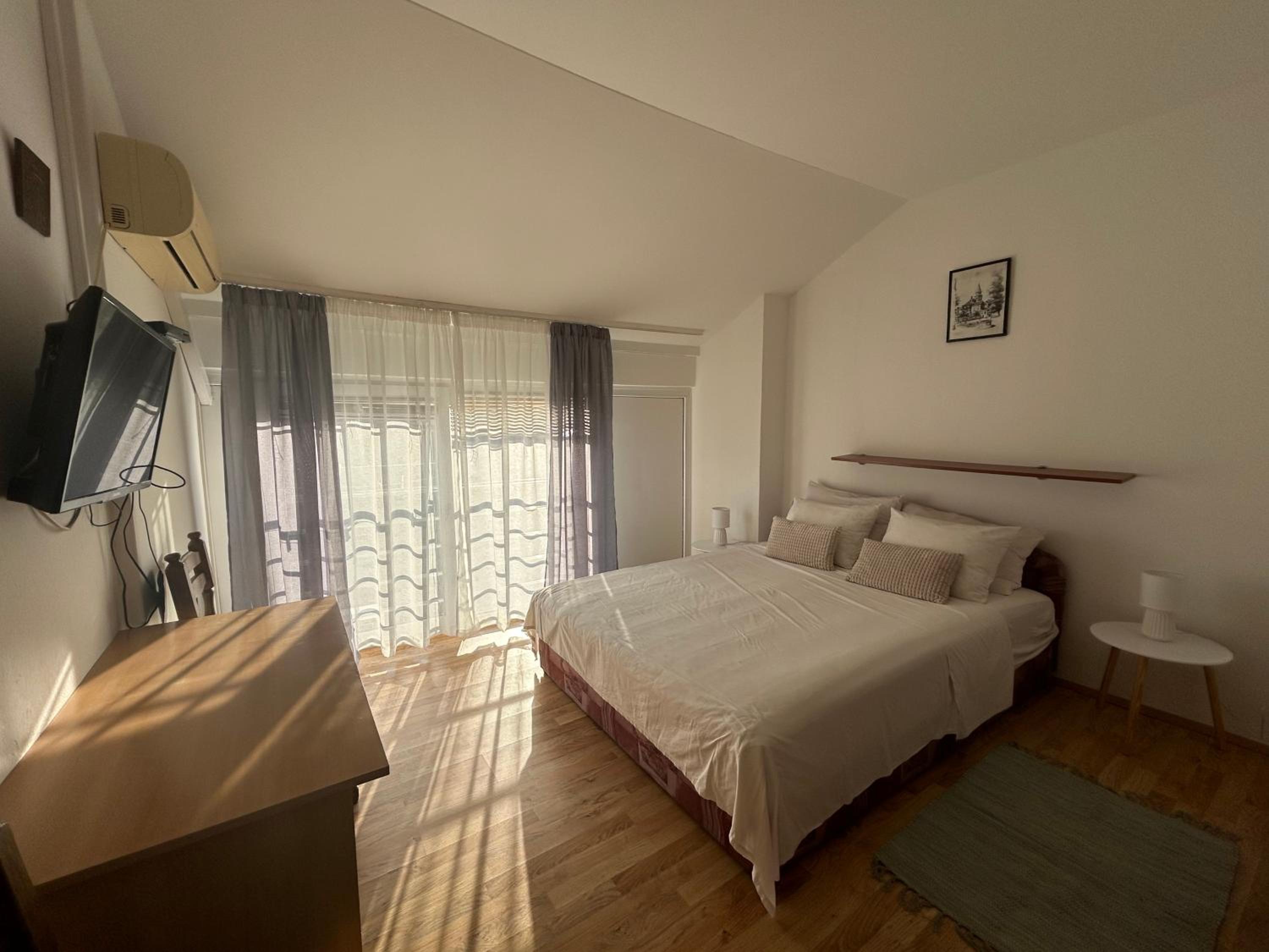 Double Room - Photo 1