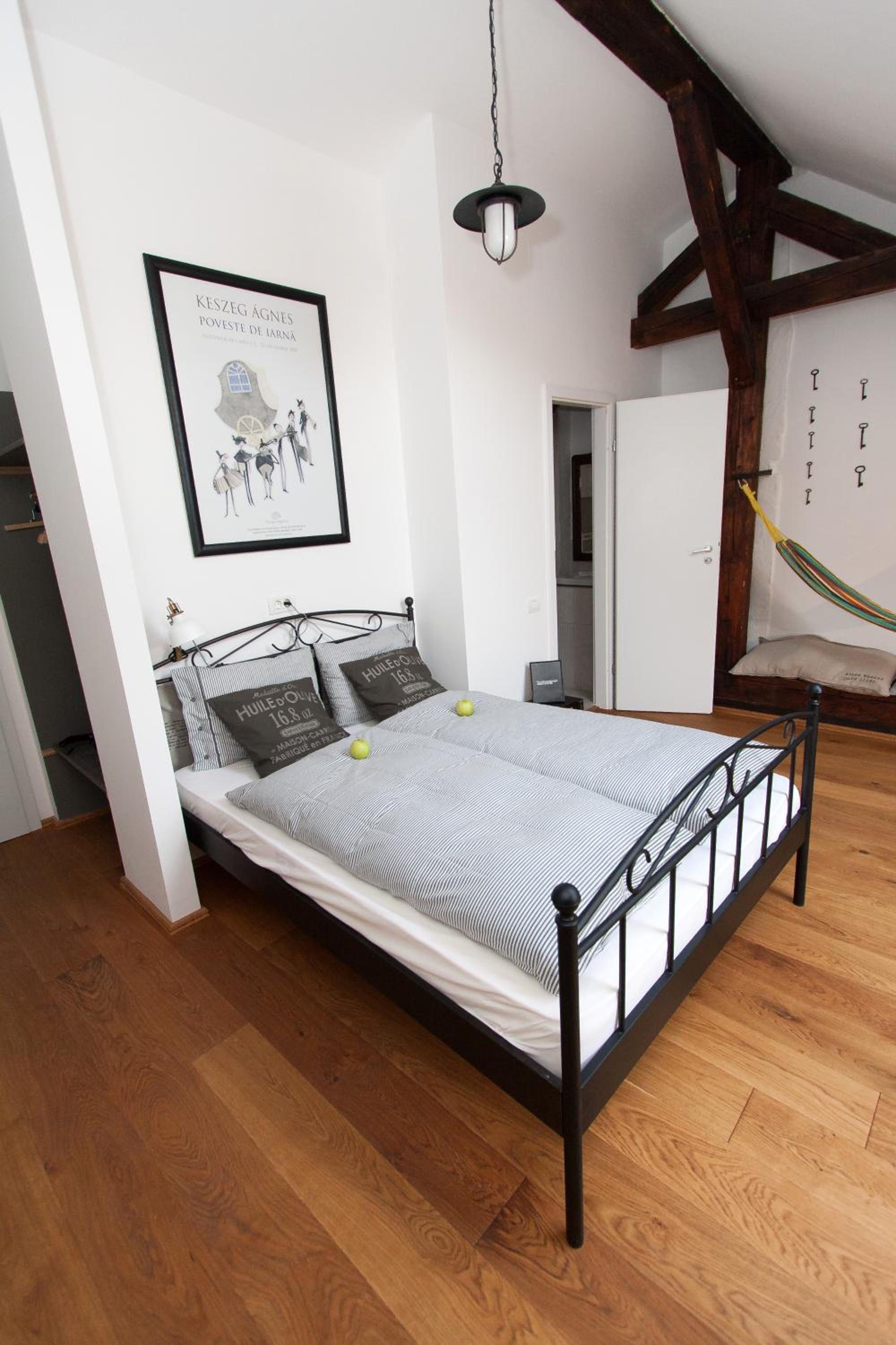 Double Room - Attic - Photo 21