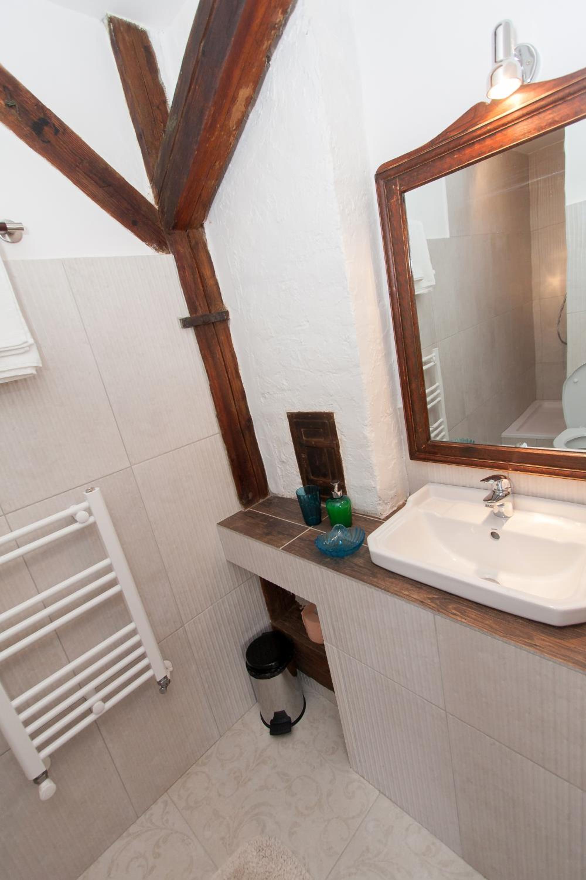 Double Room - Attic - Photo 20