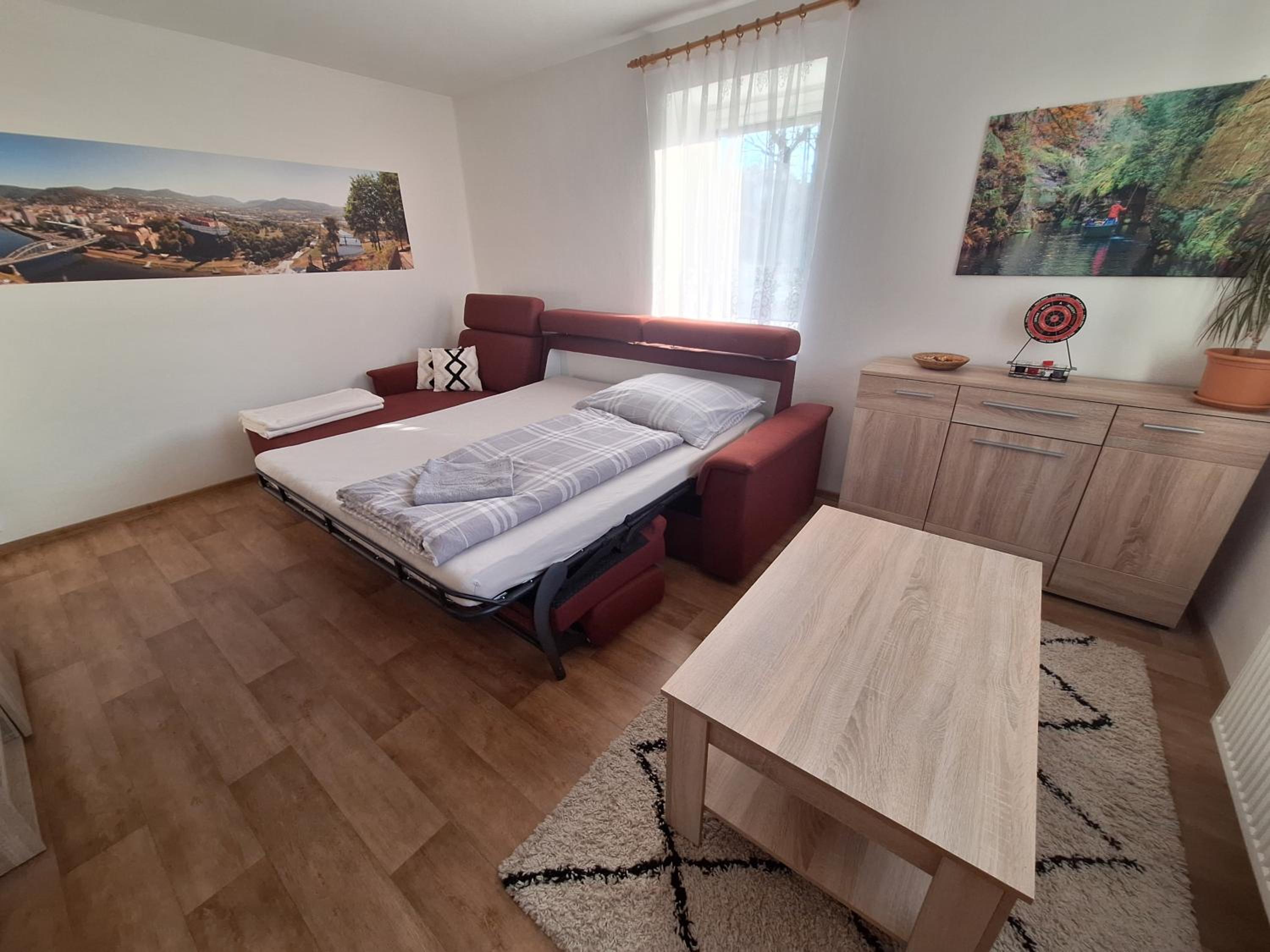 One-Bedroom Apartment - Photo 1