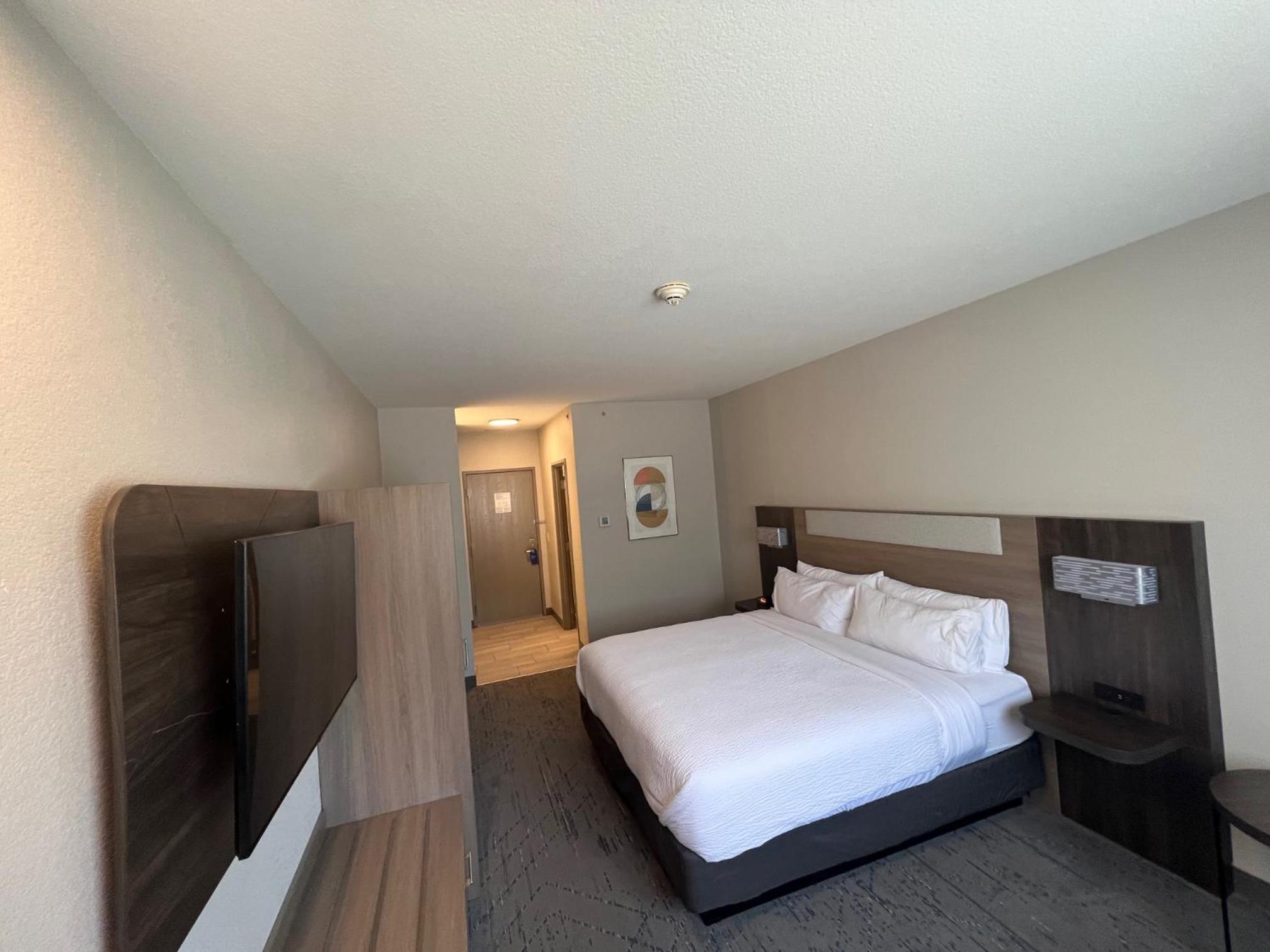 Standard King Room - Photo 1