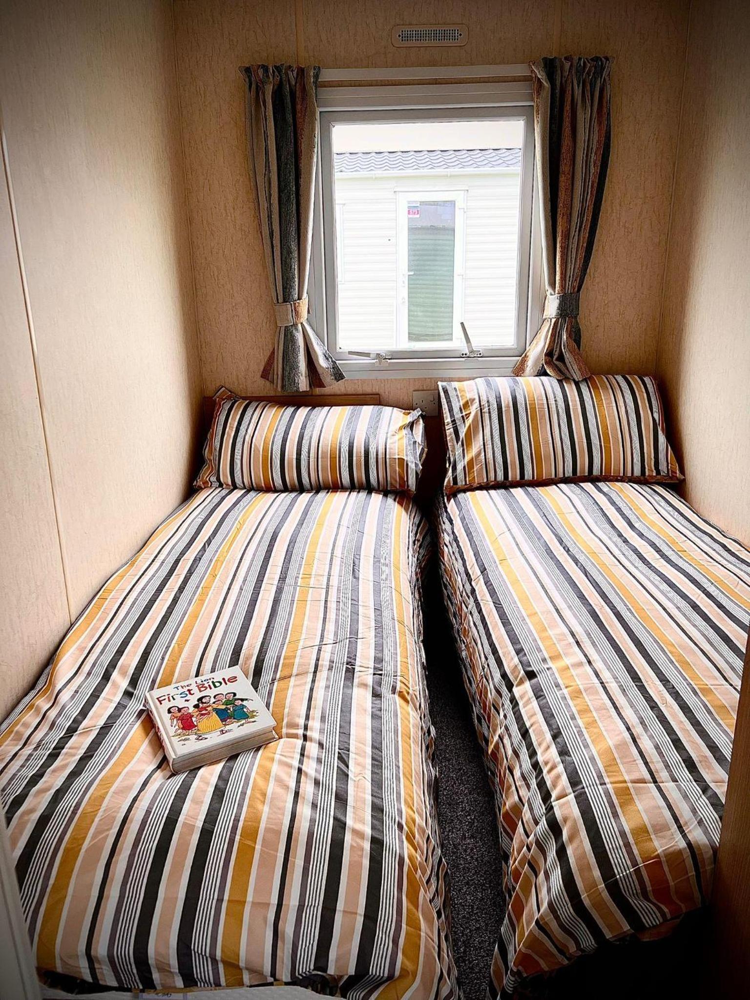 Mobile Home photo 3