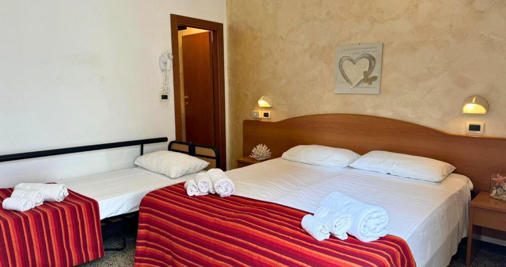 Standard Triple Room - Photo 1