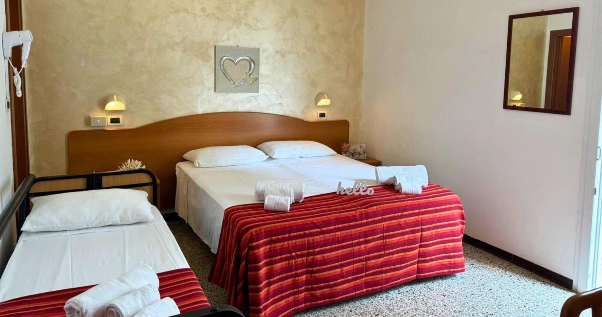 Standard Triple Room - Photo 2