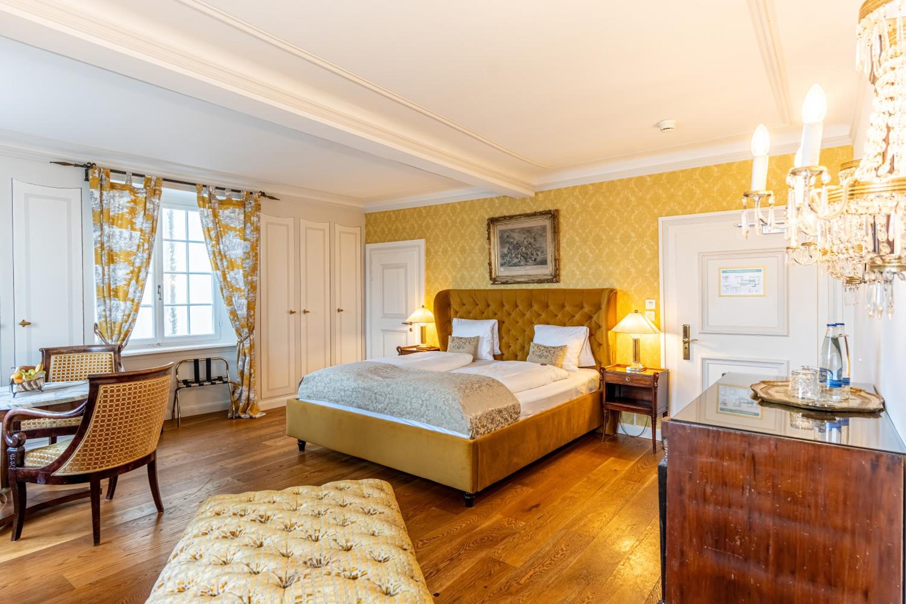 Deluxe Double Room with Lake View - Photo 1