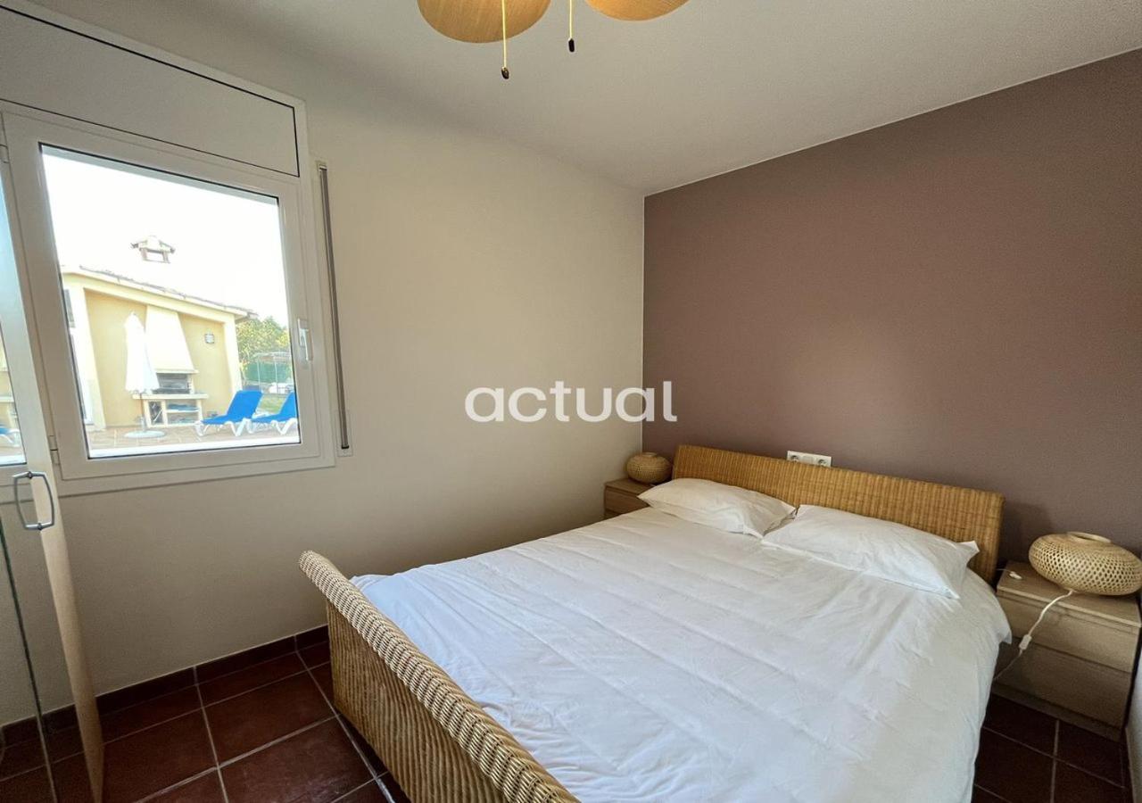 Three-Bedroom House photo 3