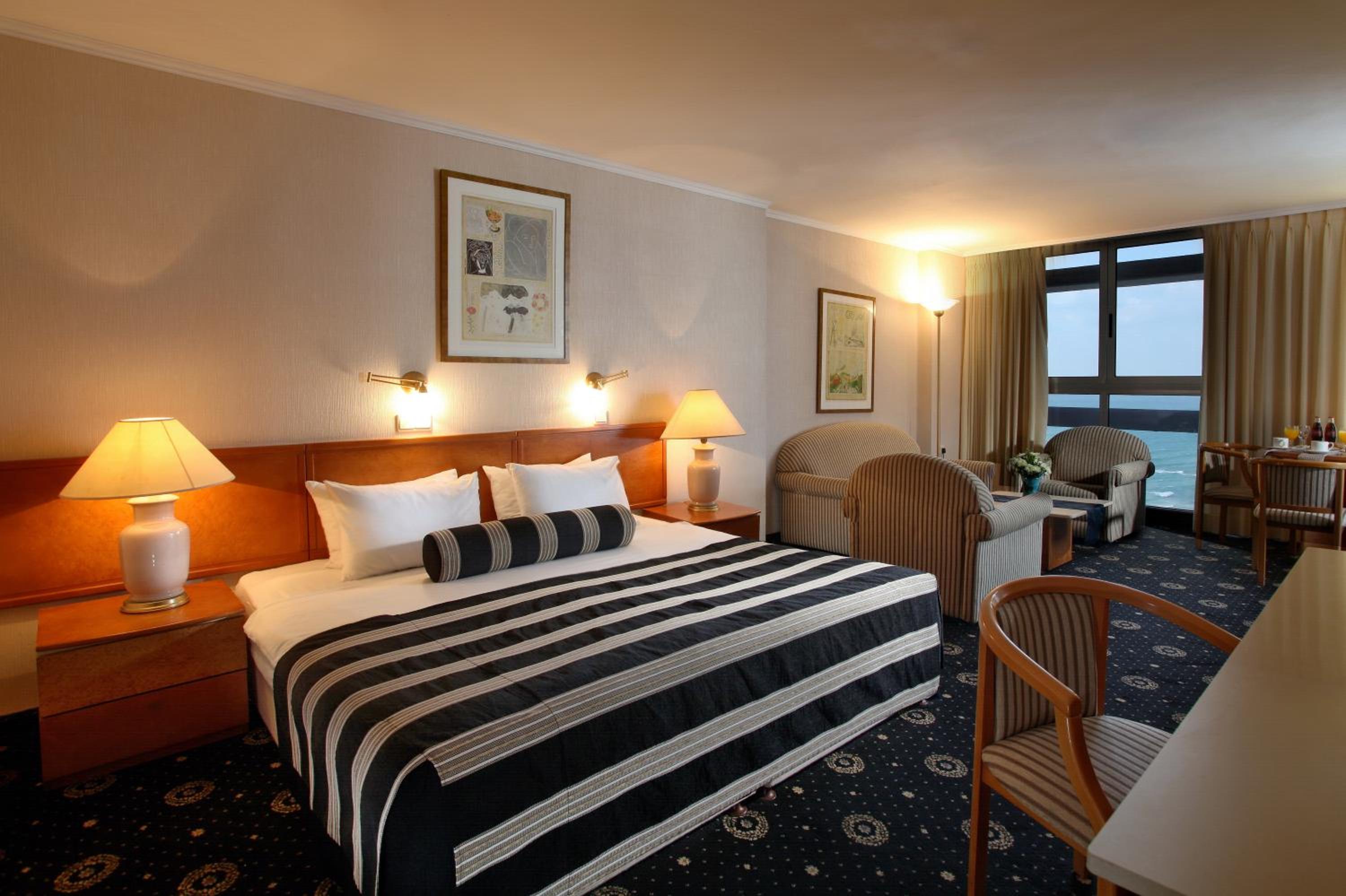 Junior Suite with Balcony and Sea View - Photo 1