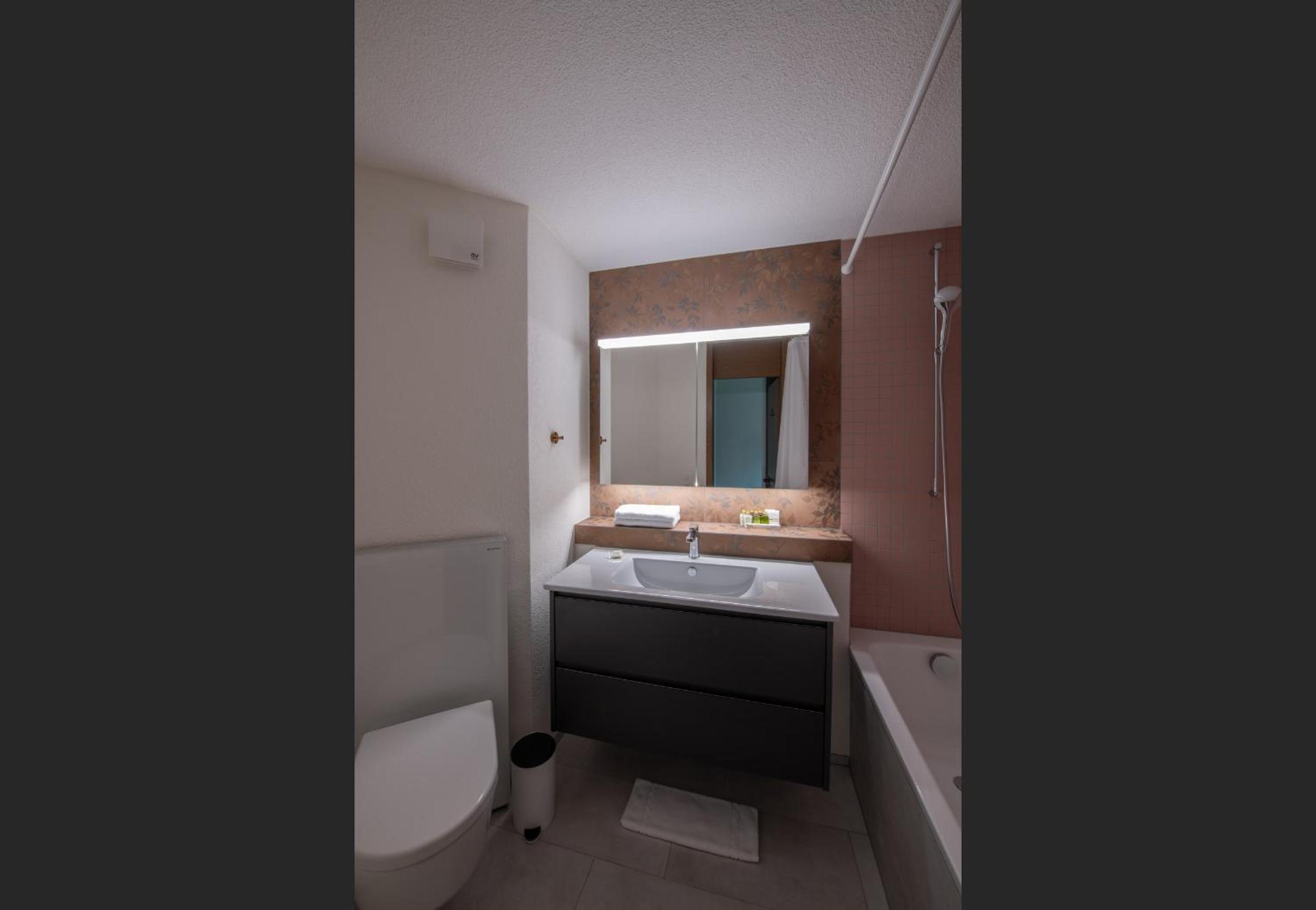 Apartment photo 2