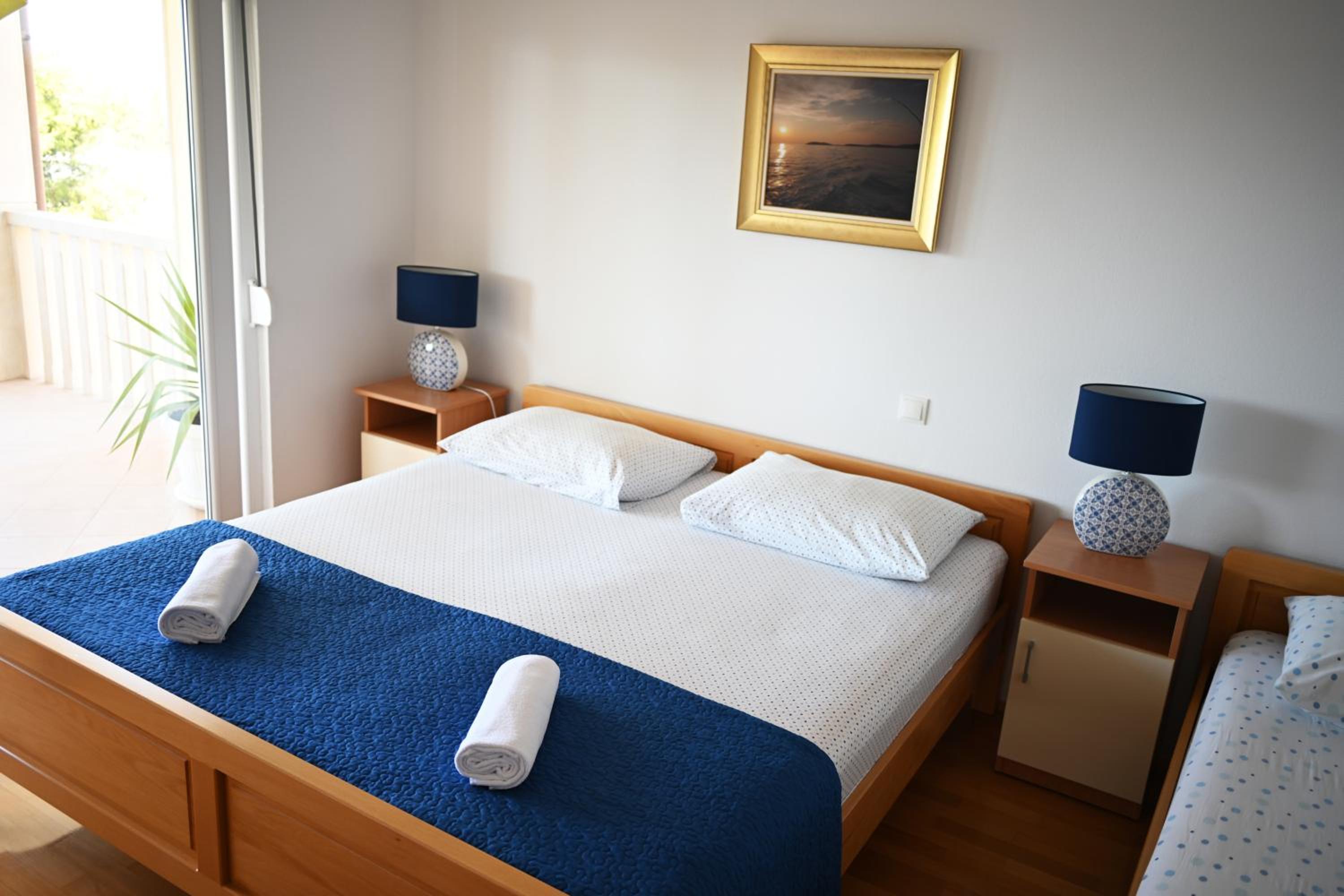 One-Bedroom Apartment with Sea View photo 1