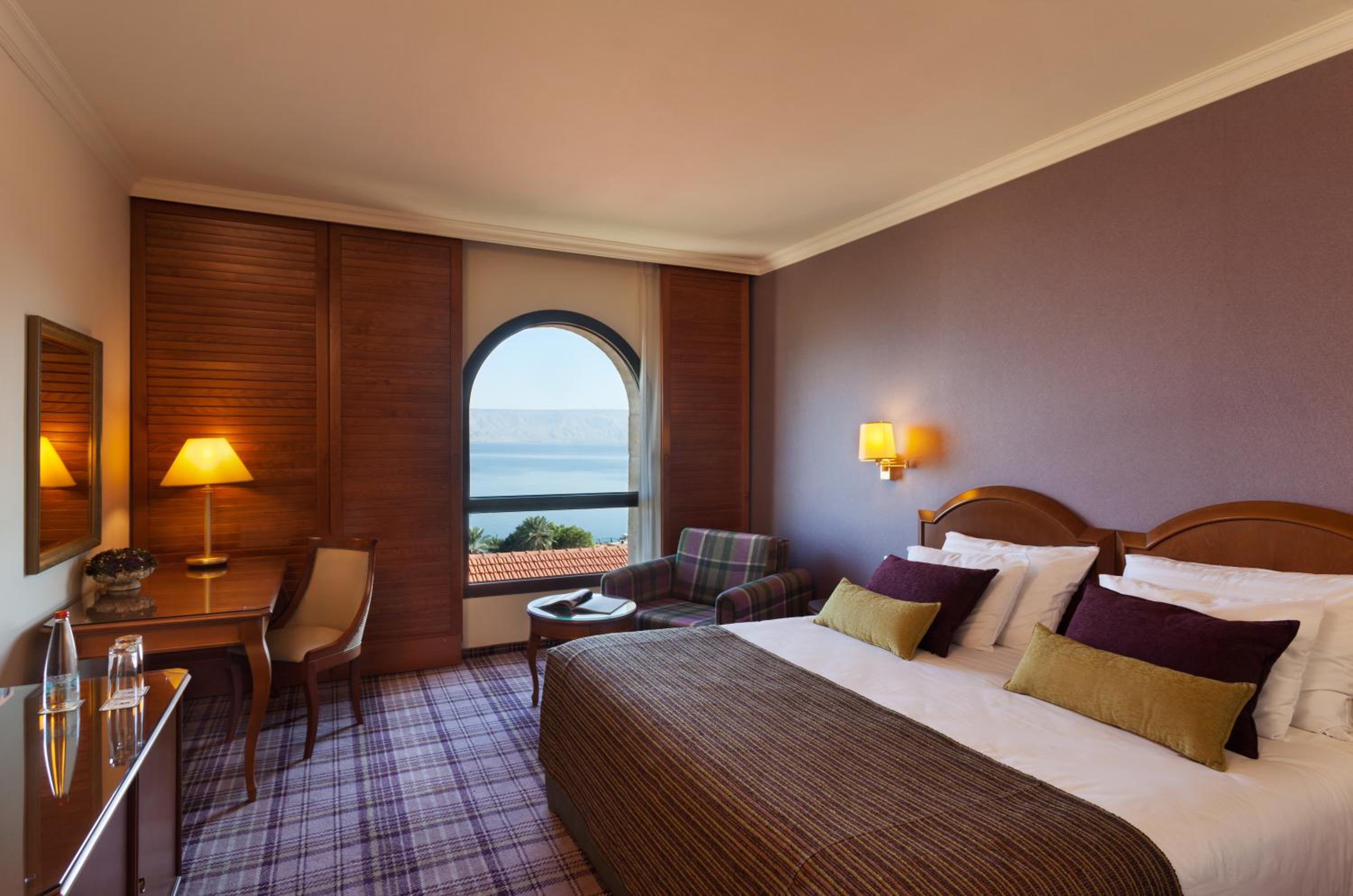 Deluxe Room with Sea View photo 3