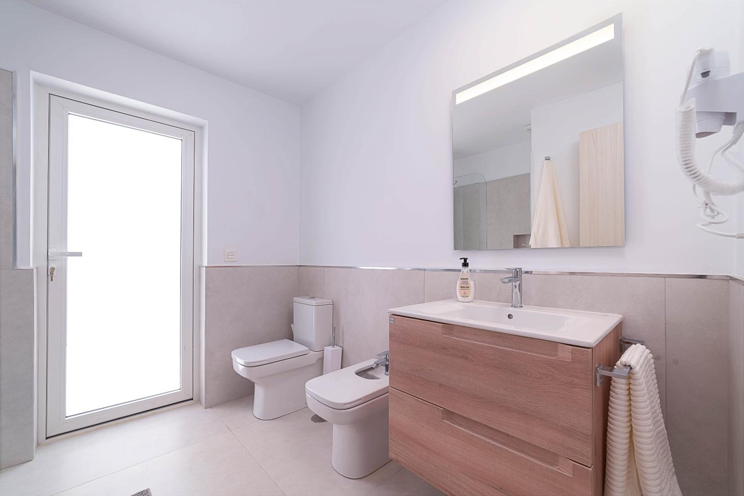 Three-Bedroom Villa photo 2