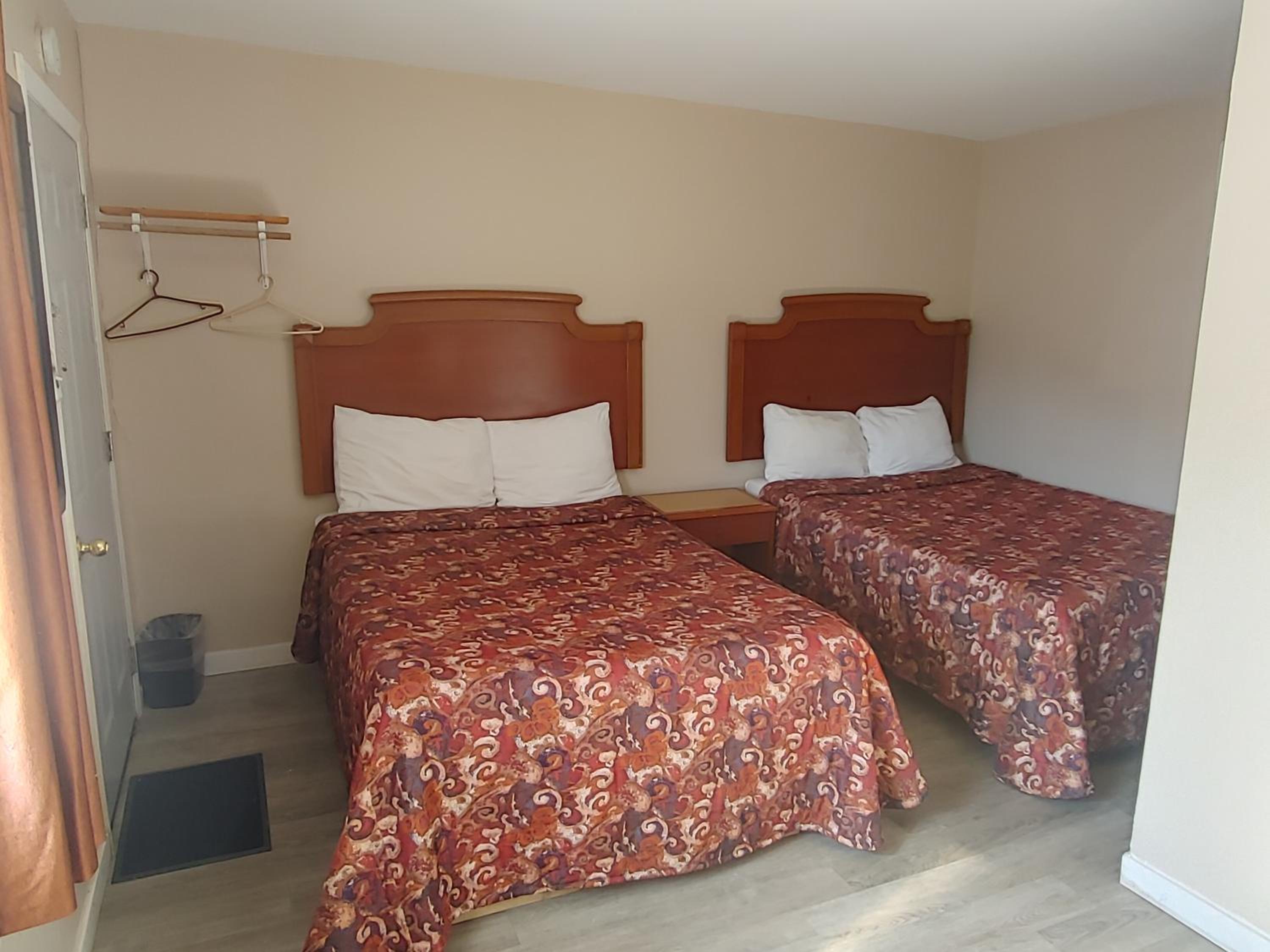 Double Room with Two Double Beds photo 3