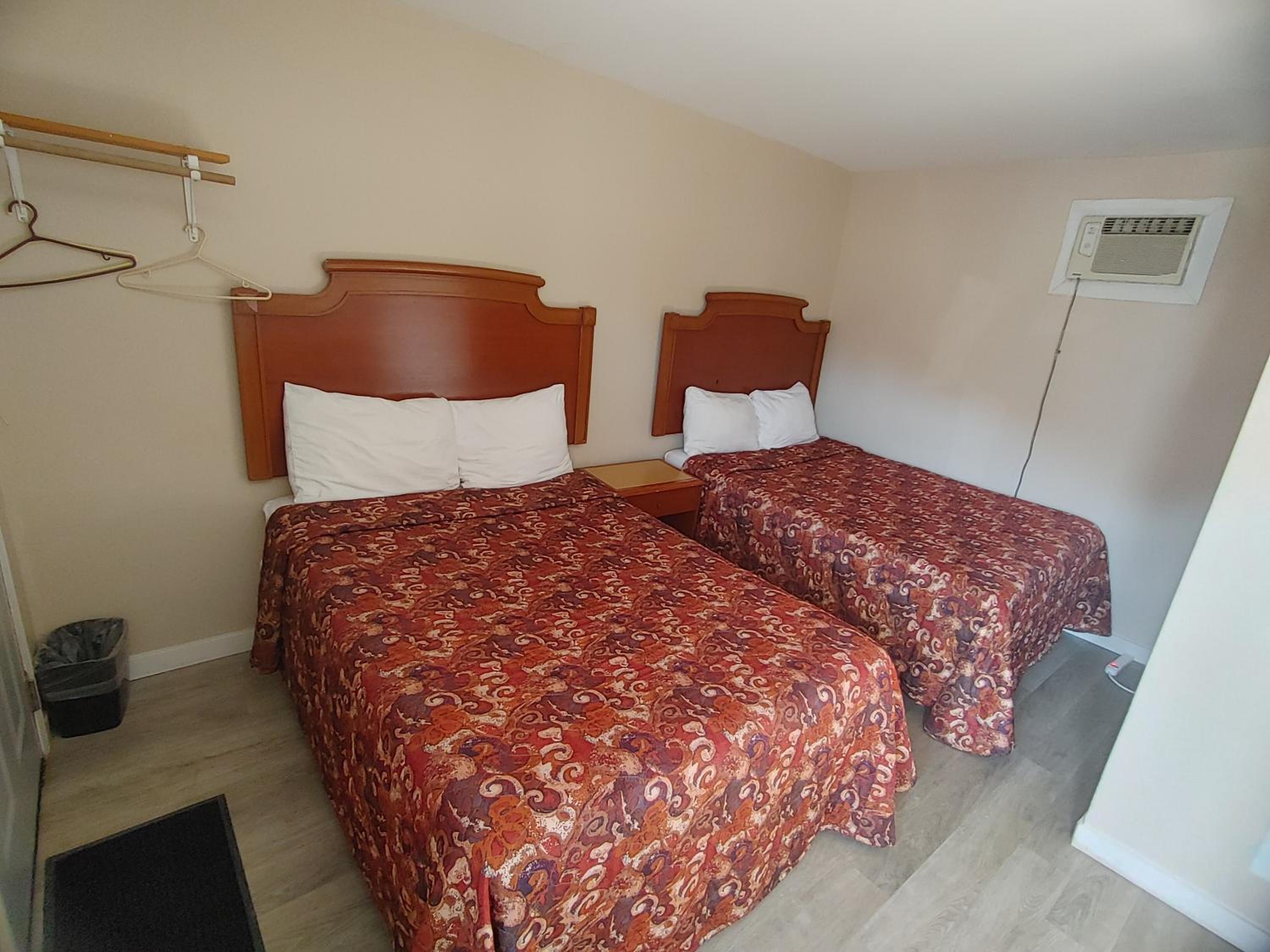 Double Room with Two Double Beds photo 1