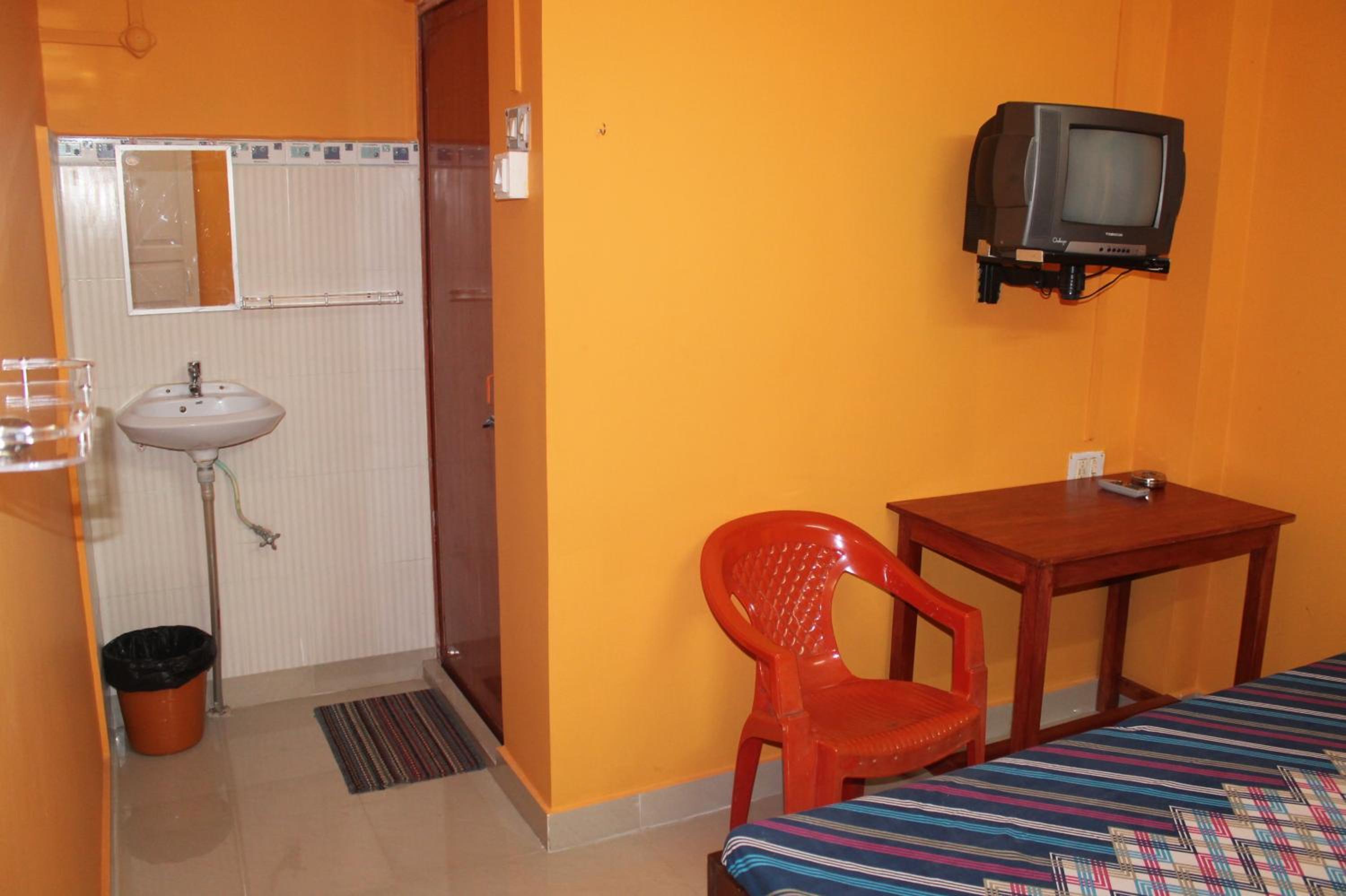 Standard Double Room With Fan photo 2
