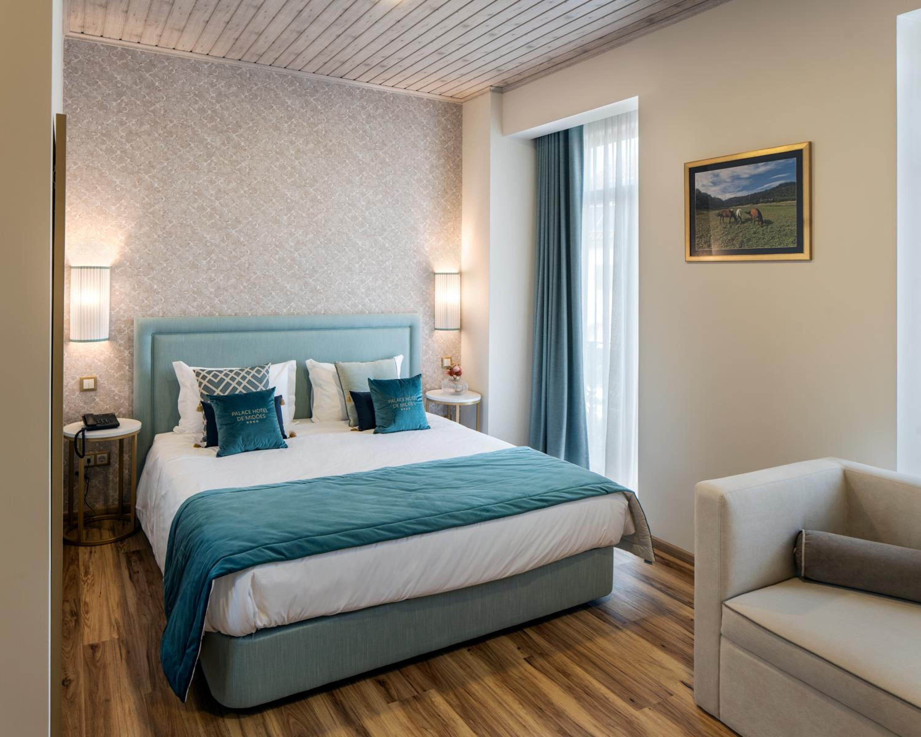 Superior Double or Twin Room with City View photo 1