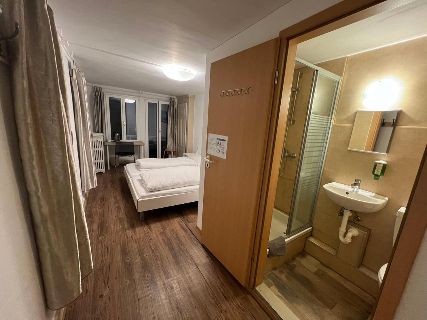 Double Room With Private Bathroom photo 3