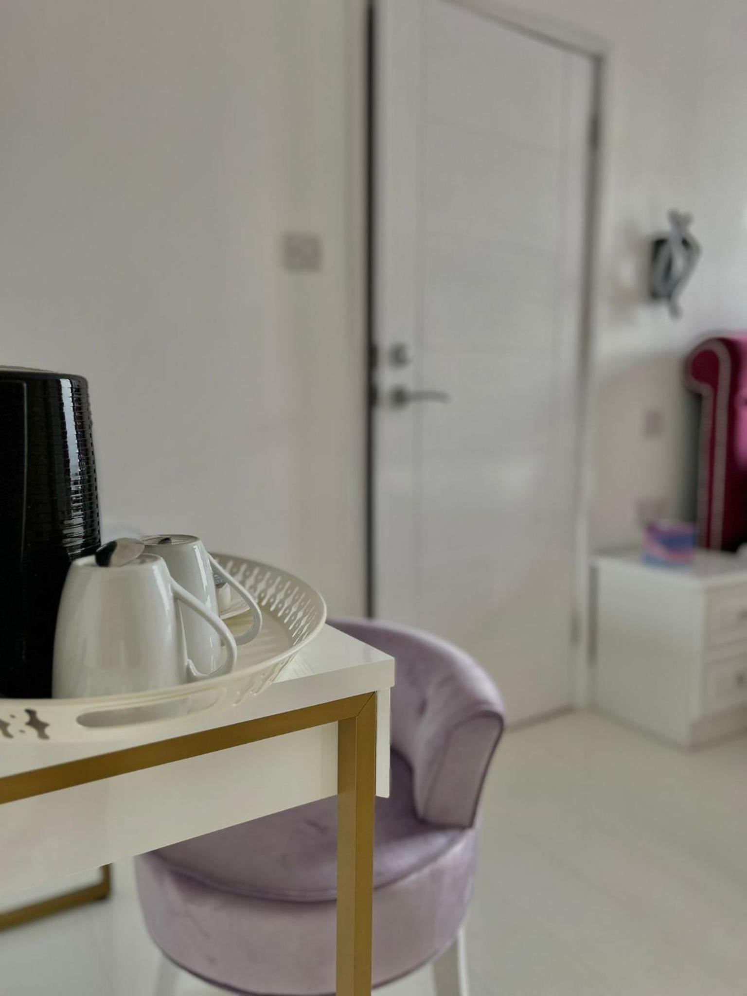 Luxury Double Room With Jacuzzi Bath - Photo 9