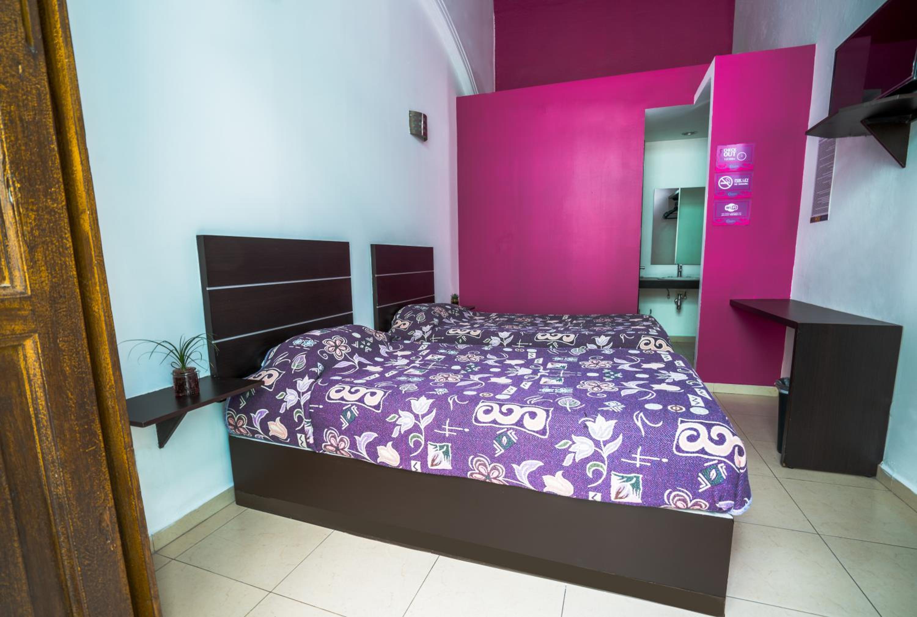 Standard Two Single Beds photo 1
