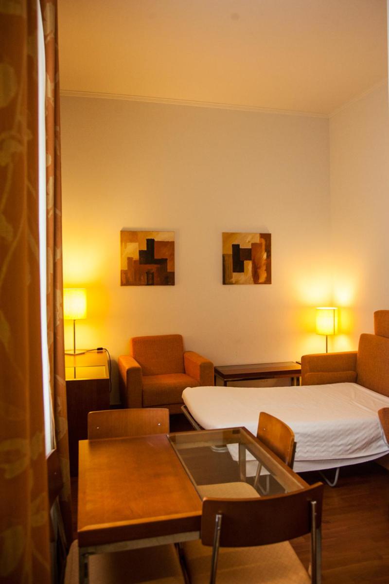 One-Bedroom Apartment photo 2