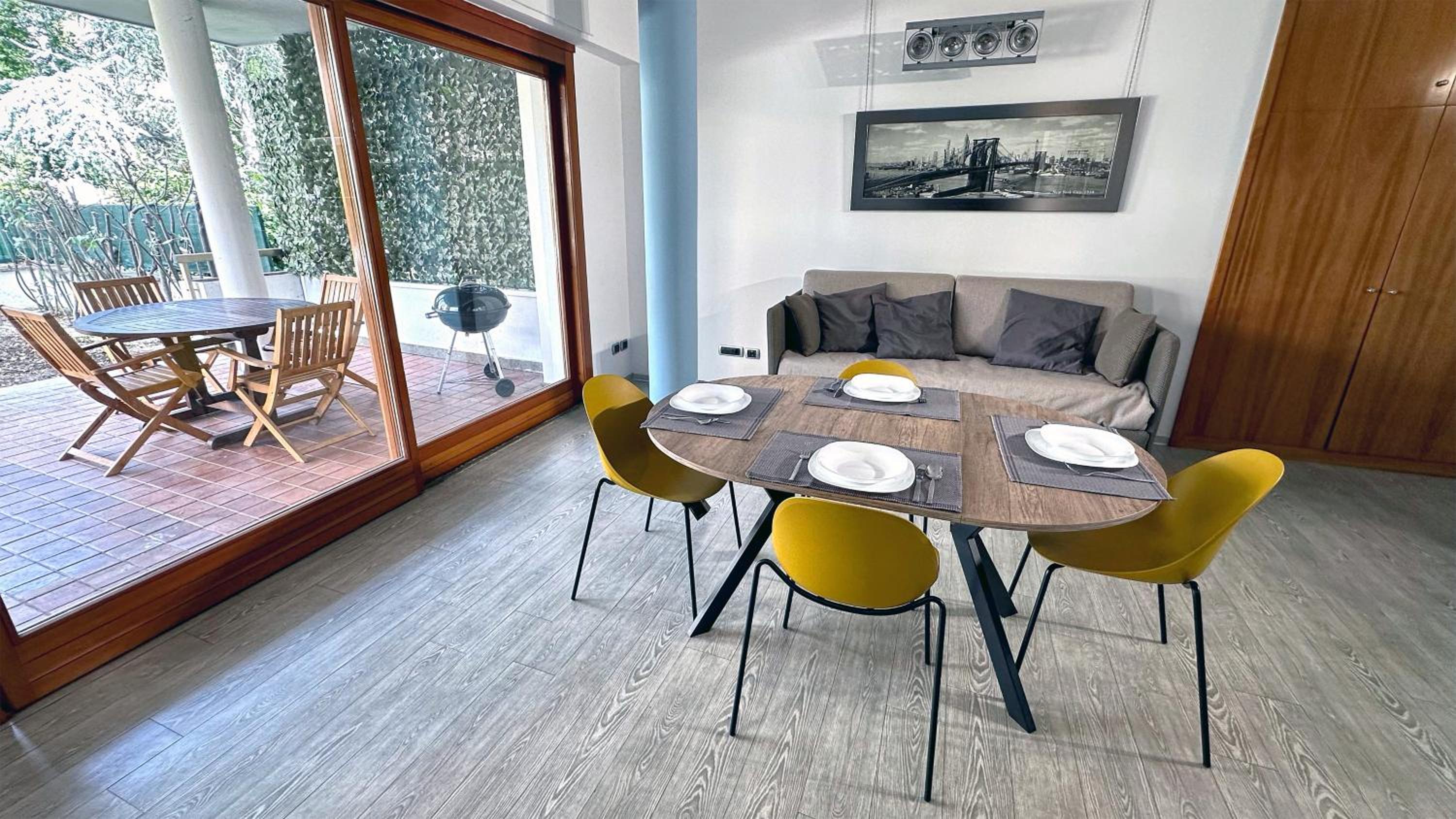 One-Bedroom Apartment with Garden photo 2