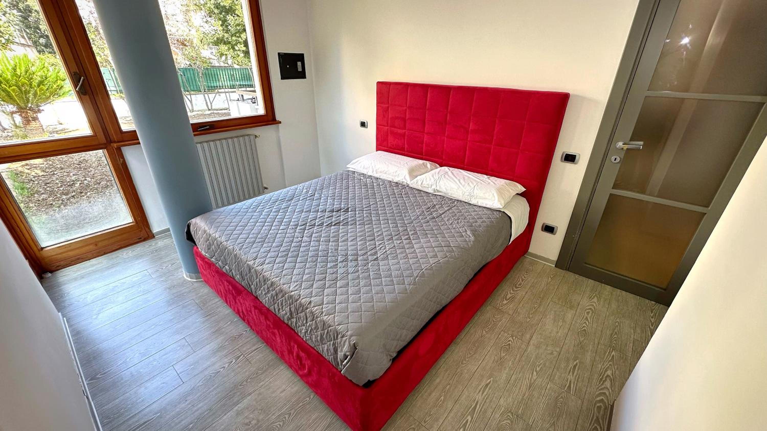 One-Bedroom Apartment with Garden