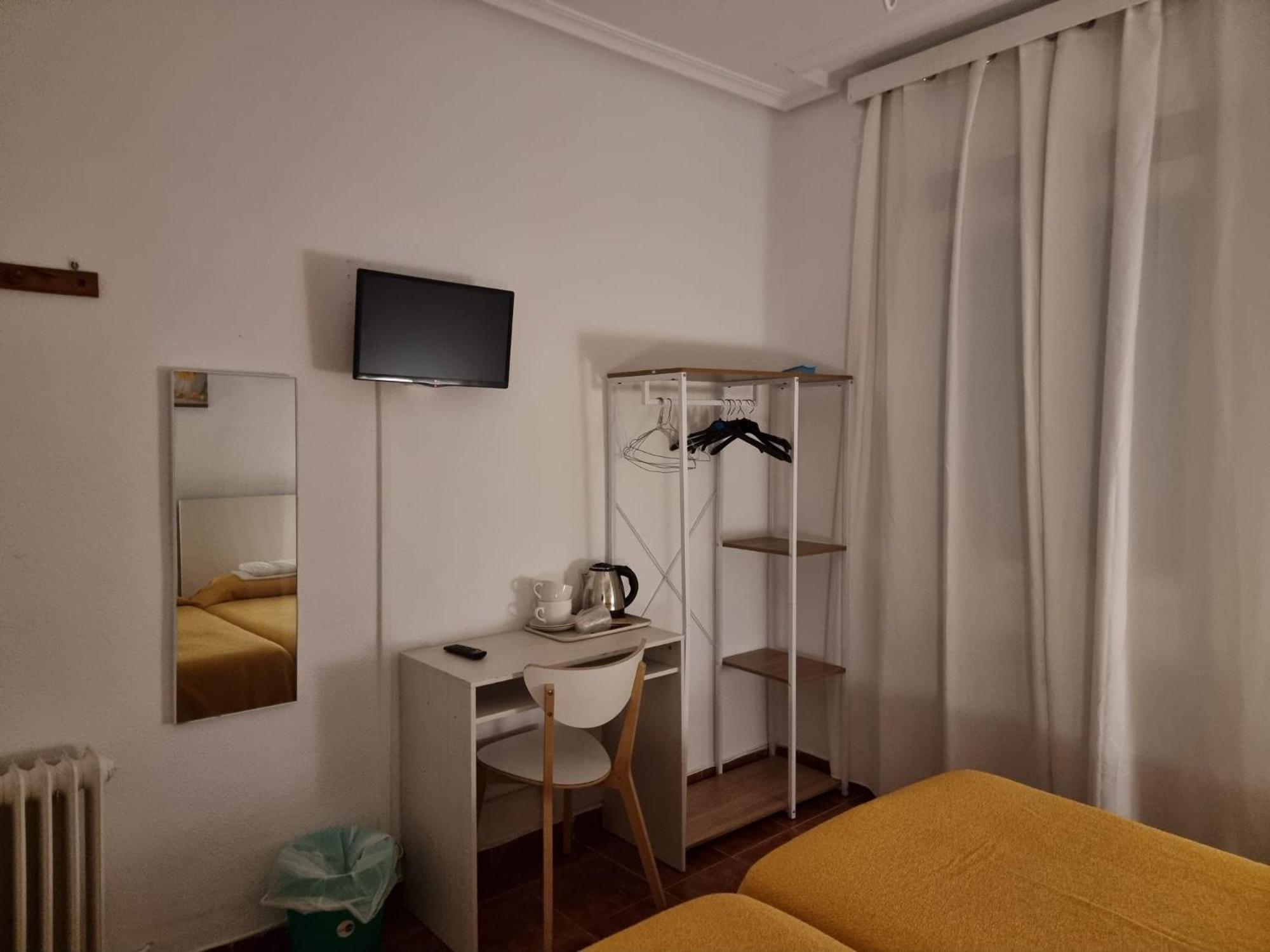 Habitación Doble con Baño Compartido
