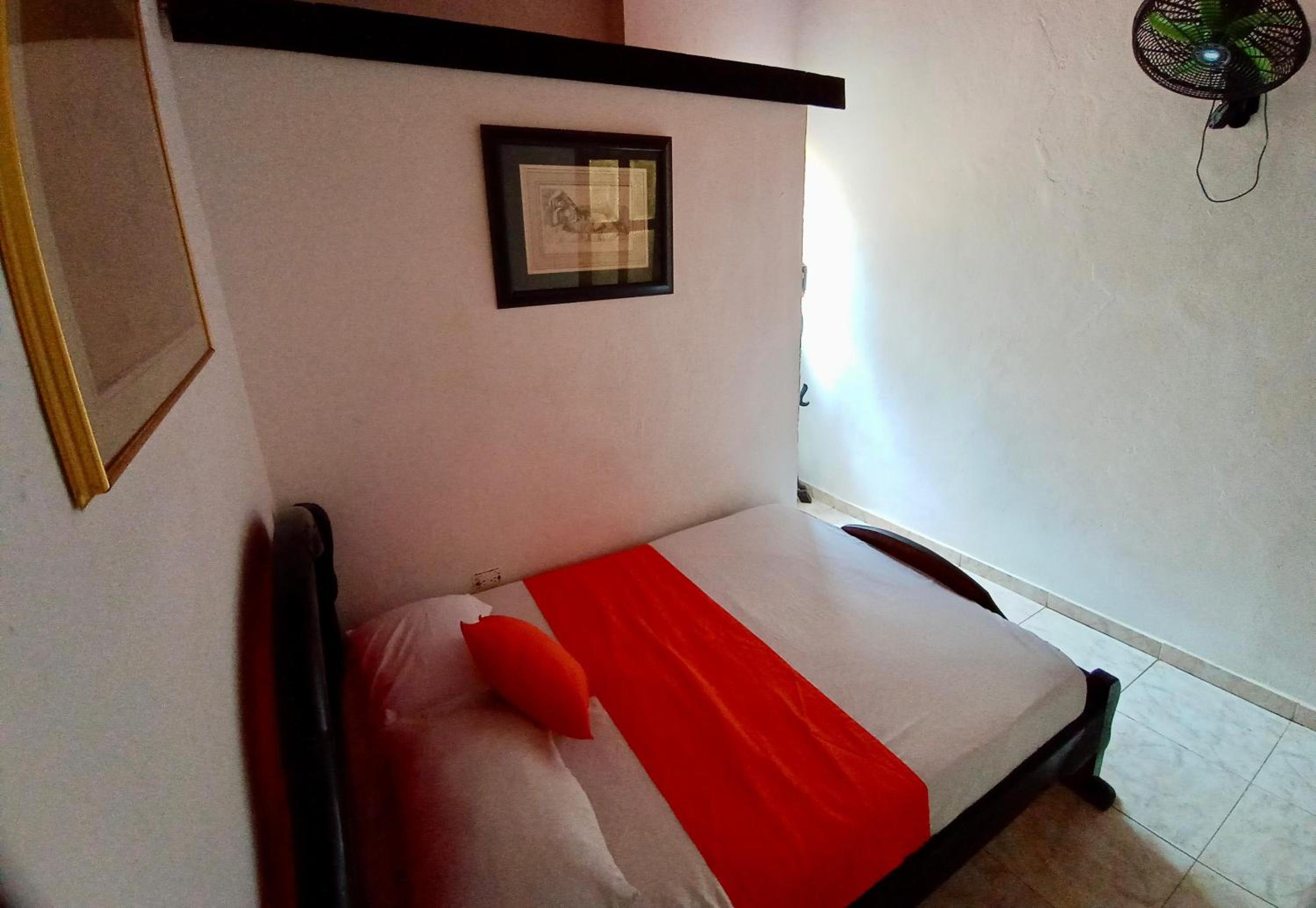 Double Room with Private Bathroom photo 2