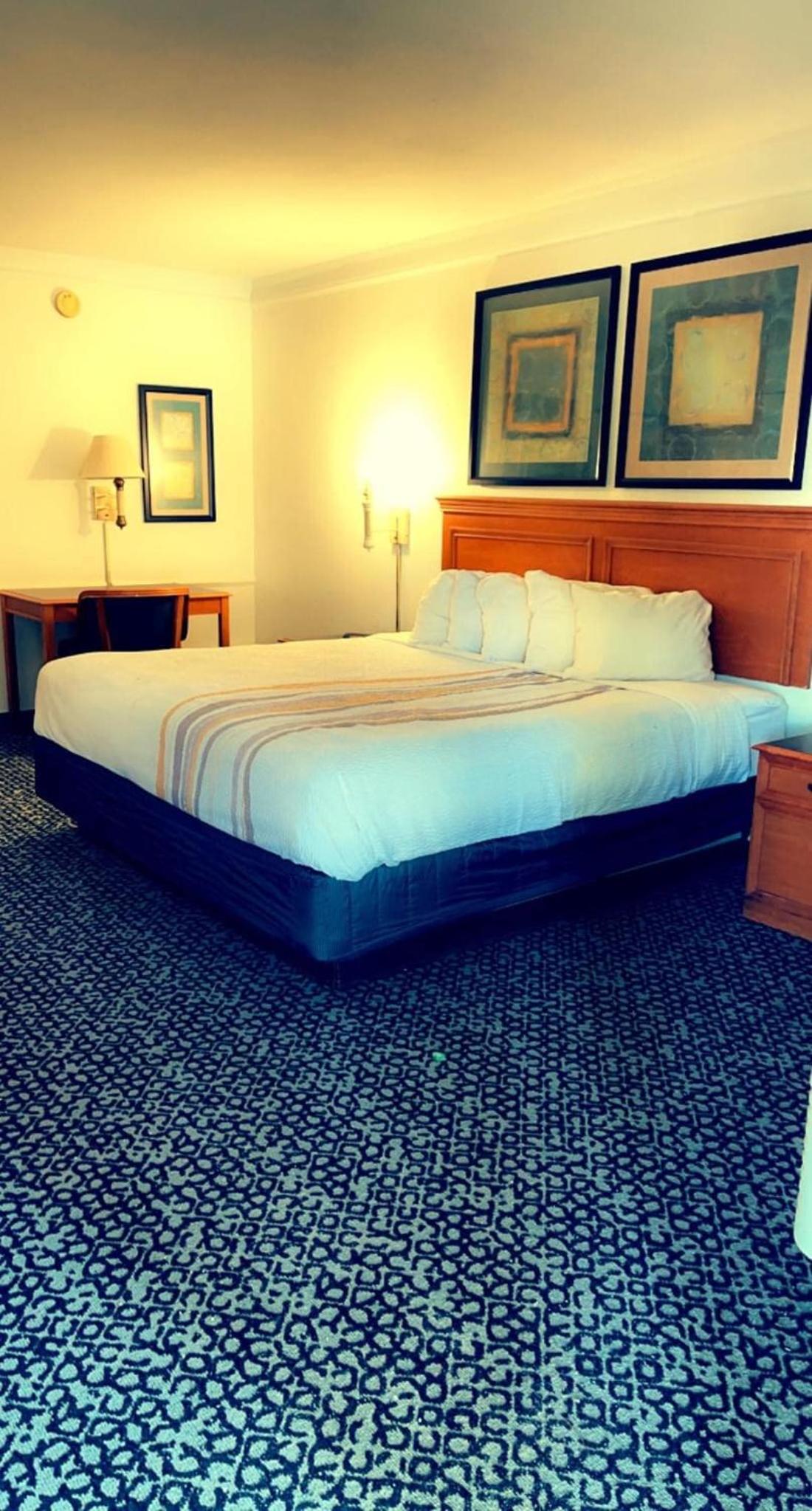 Standard King Room - Non-Smoking  photo 2