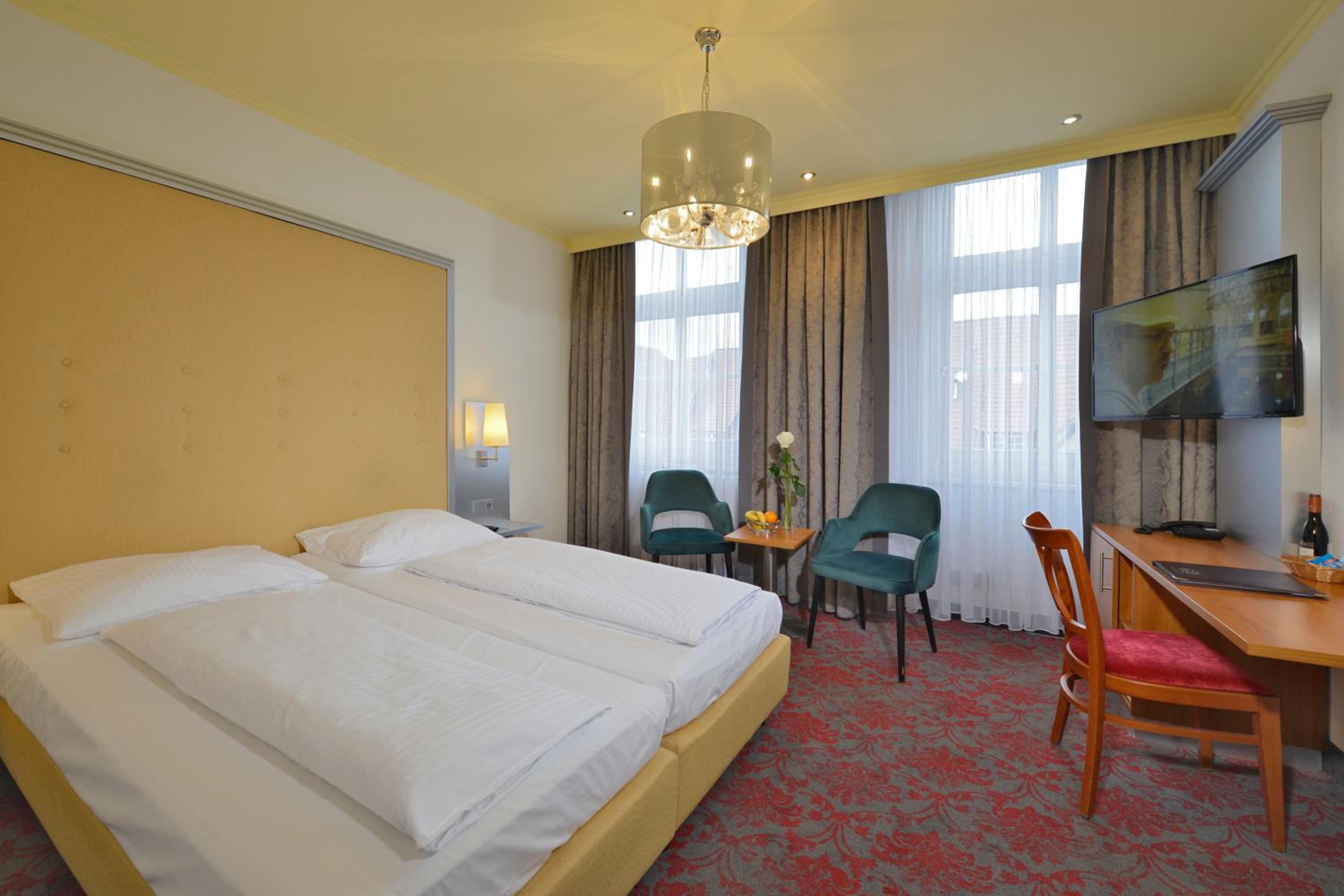 Standard Double Room - Photo 7