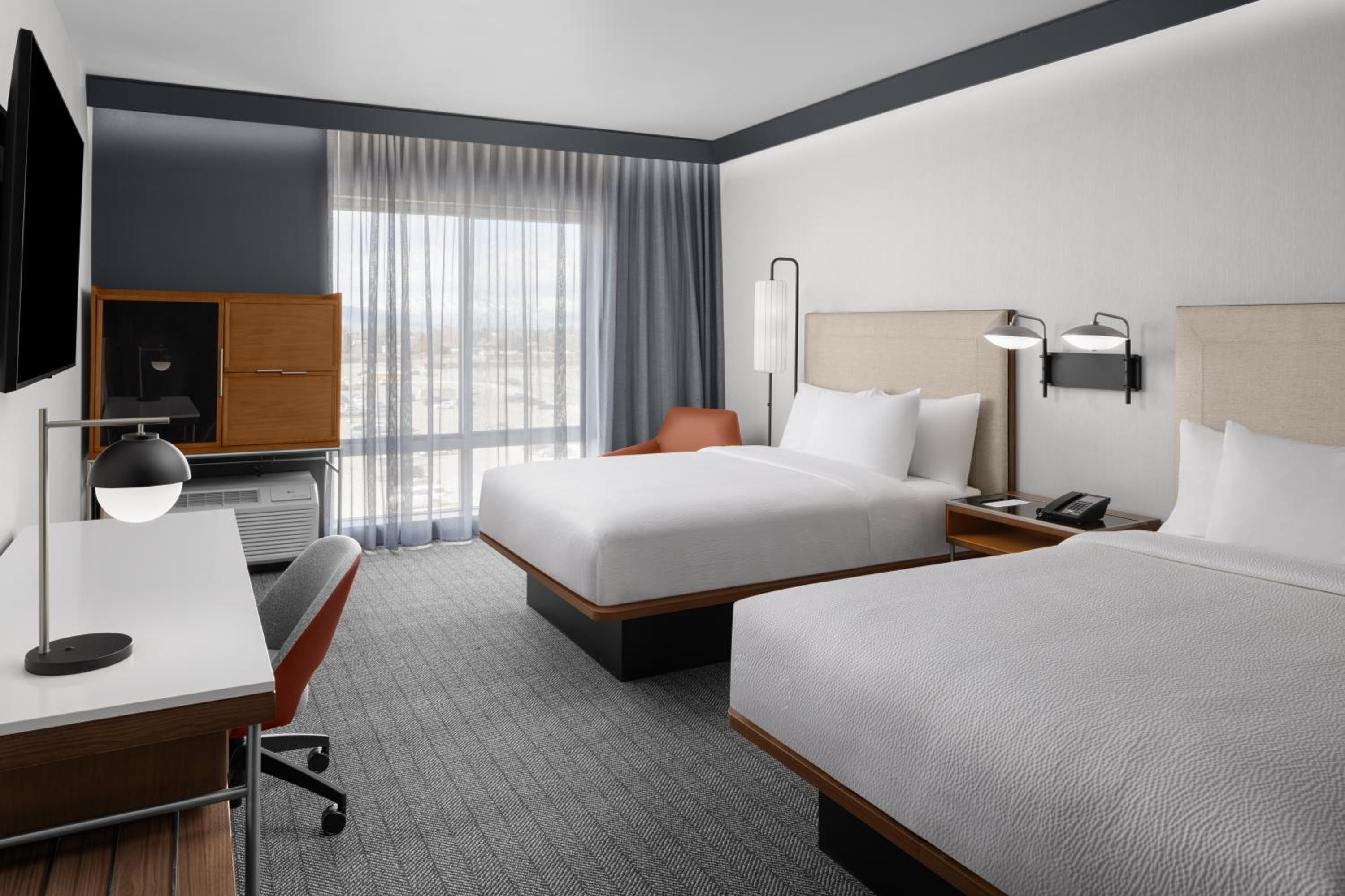 Queen Room with Two Queen Beds and Mountain View - Photo 1