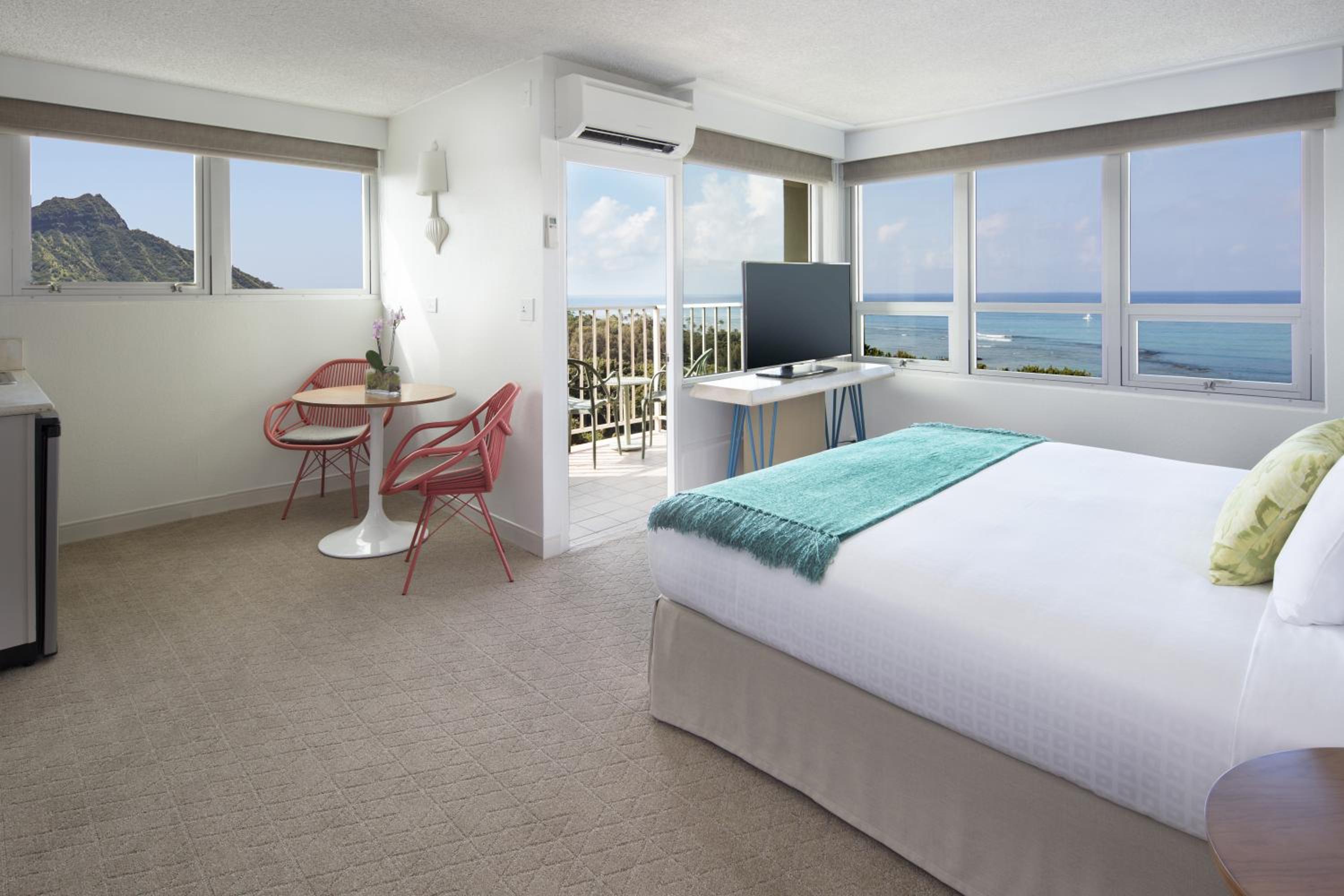 Jr. Suite Ocean View Balcony, King