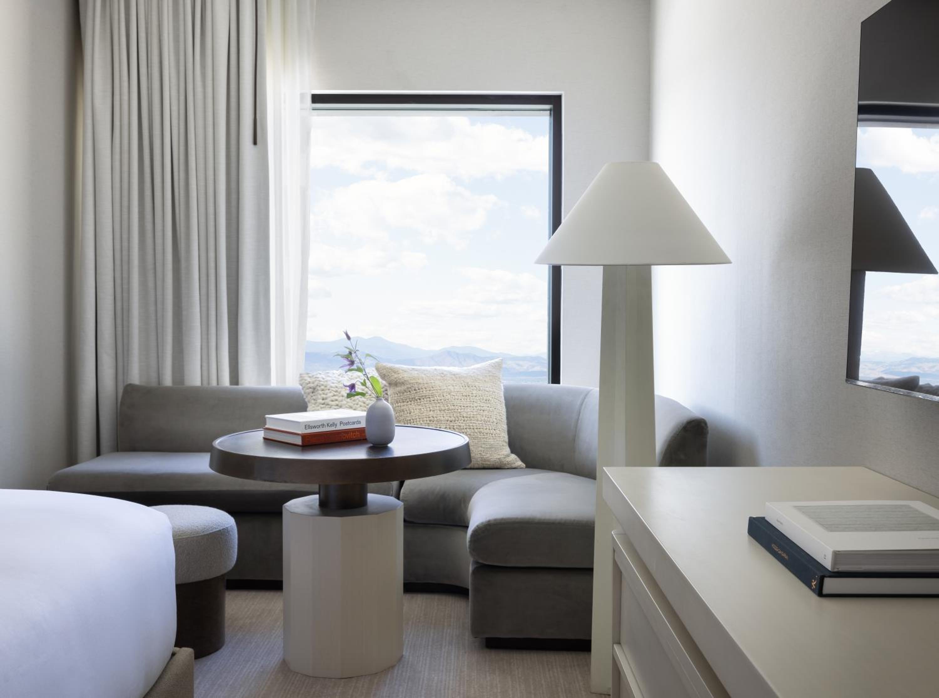 King Room with Mountain View - Photo 10