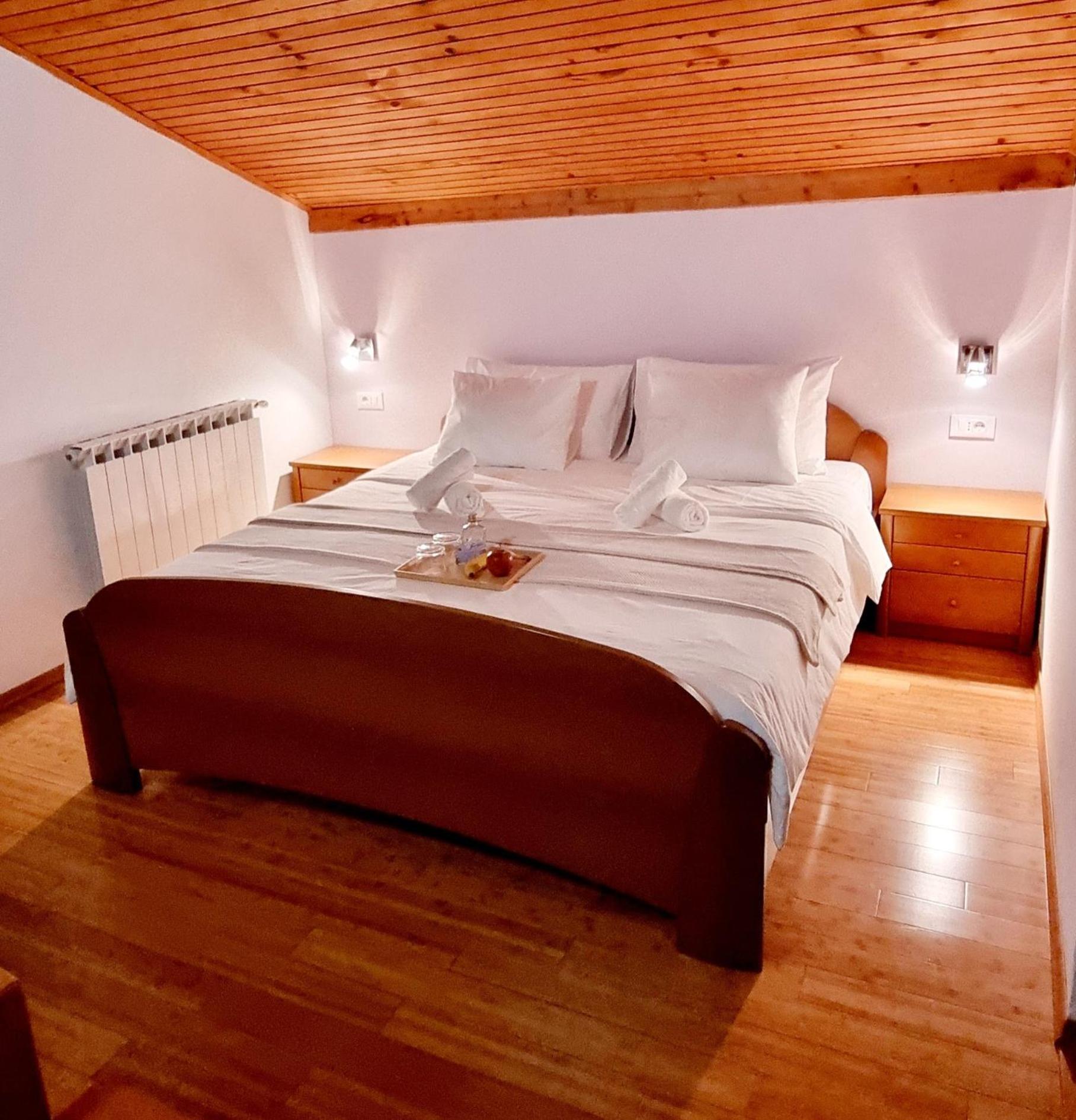 Double Room with Private Bathroom photo 2