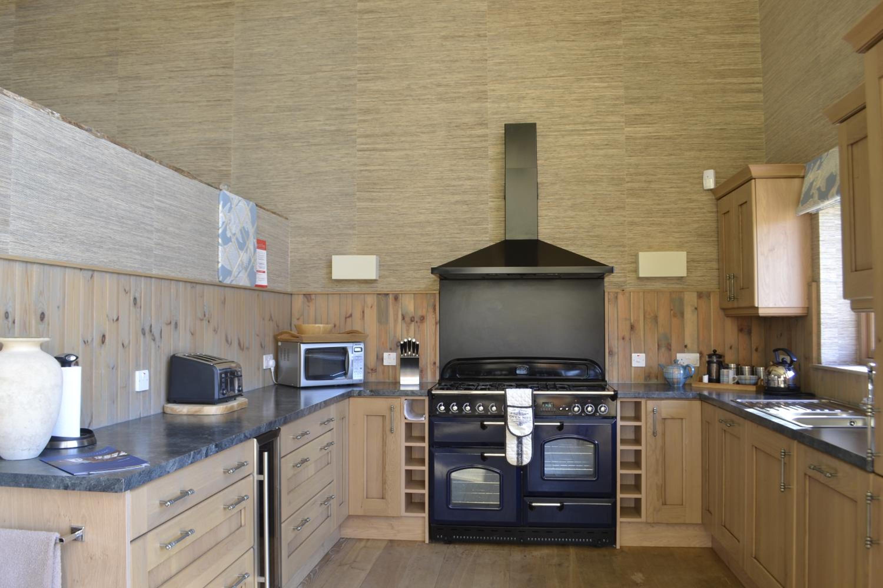 Three-Bedroom House photo 2