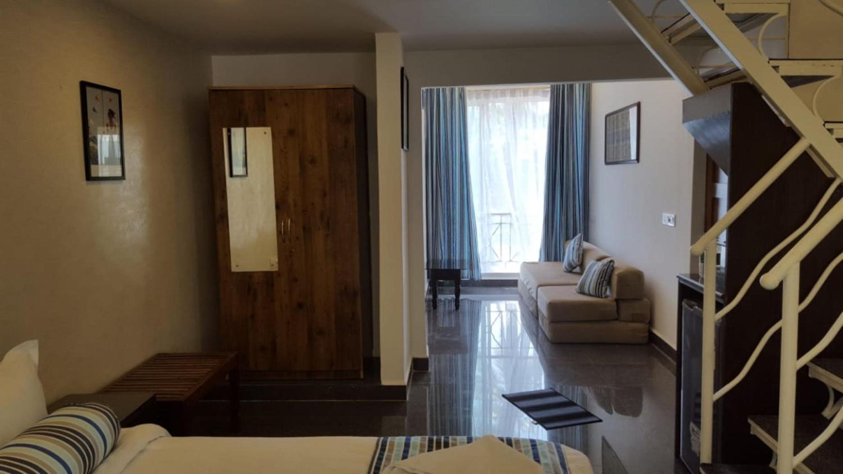 Studio Apartment photo 1
