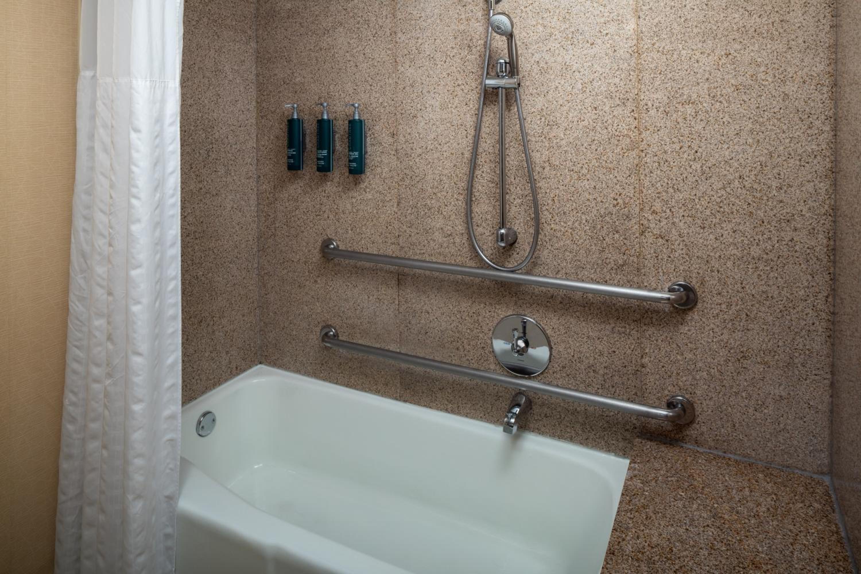King Room with Mobility Accessible Tub - Photo 3