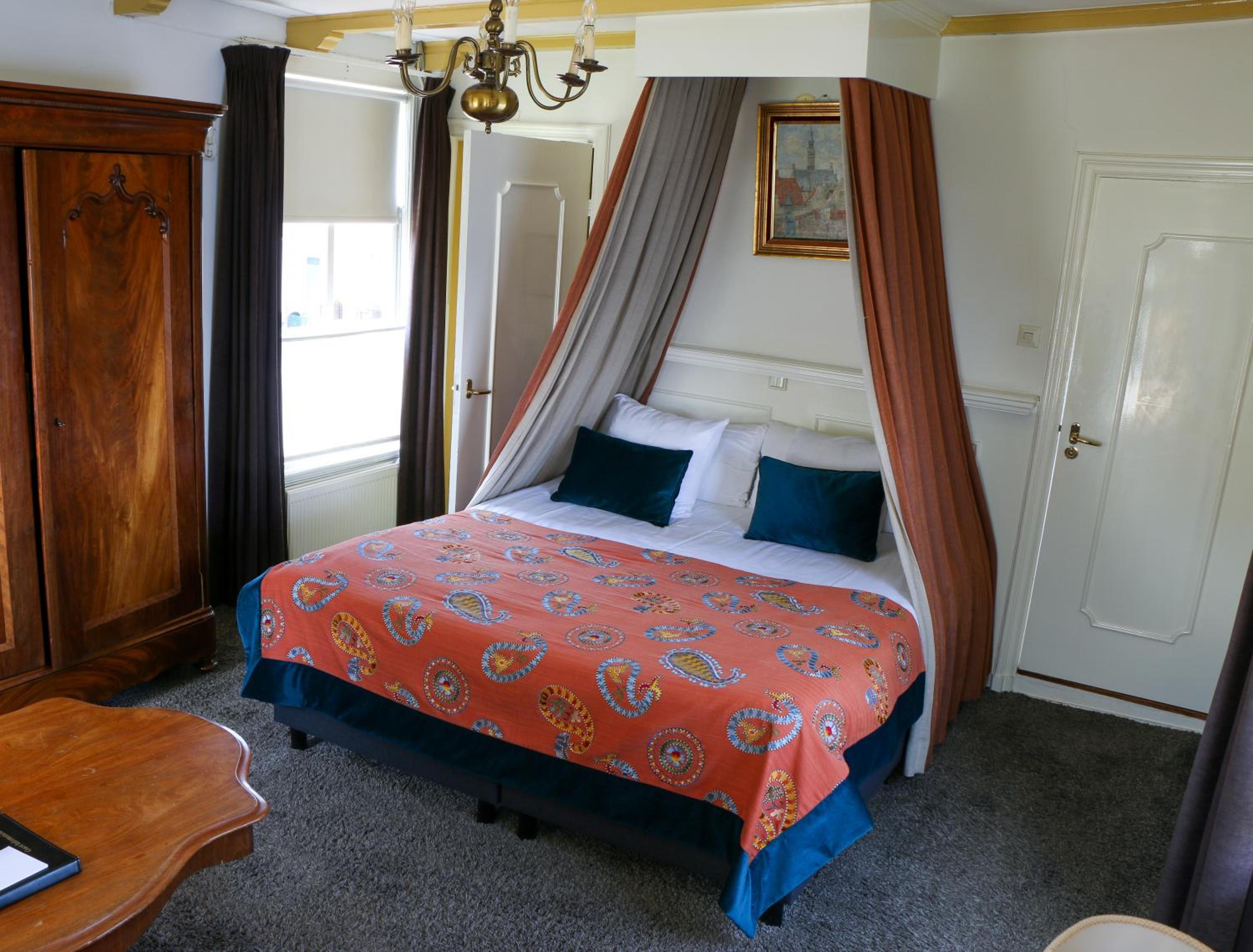 Tower Room (Corner)  photo 1