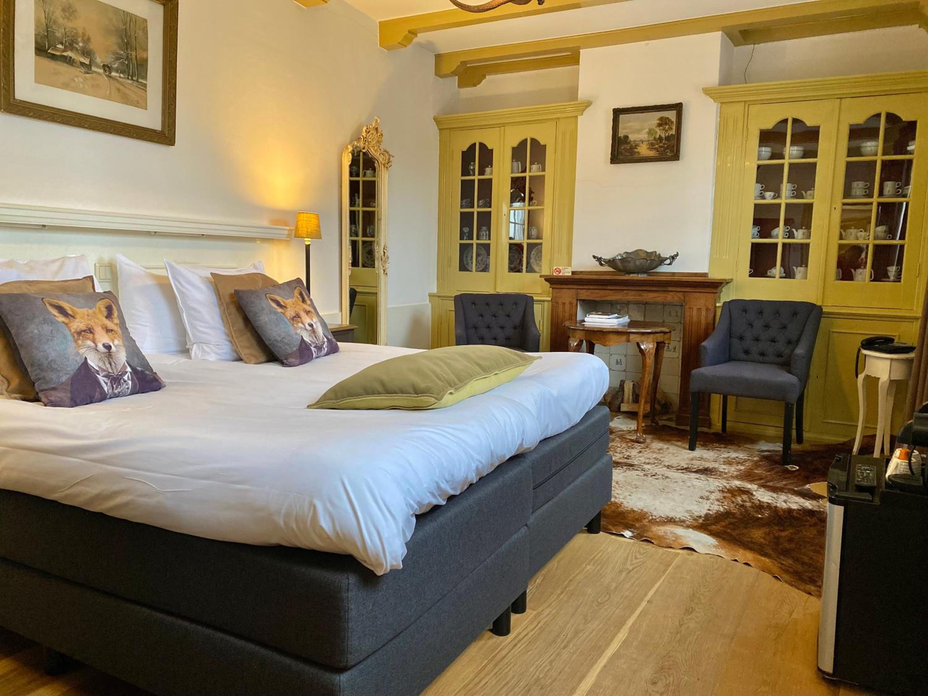 Luxe Standard Room with city view (Ground Floor) photo 2